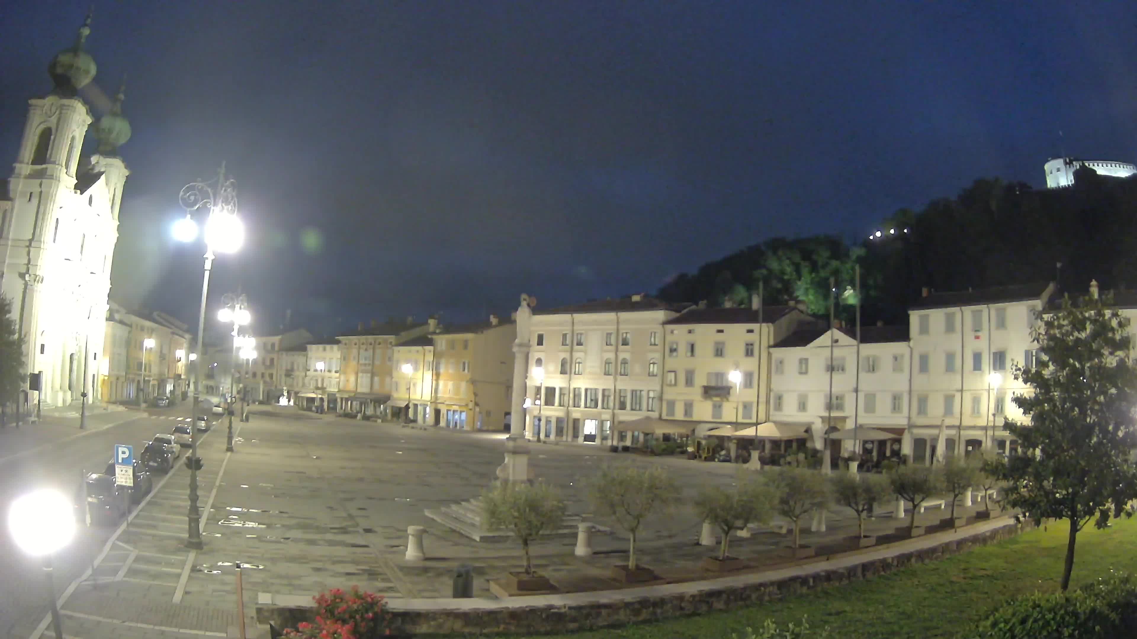 Gorizia Piazza della Vittoria e chiesa di S. Ignazio