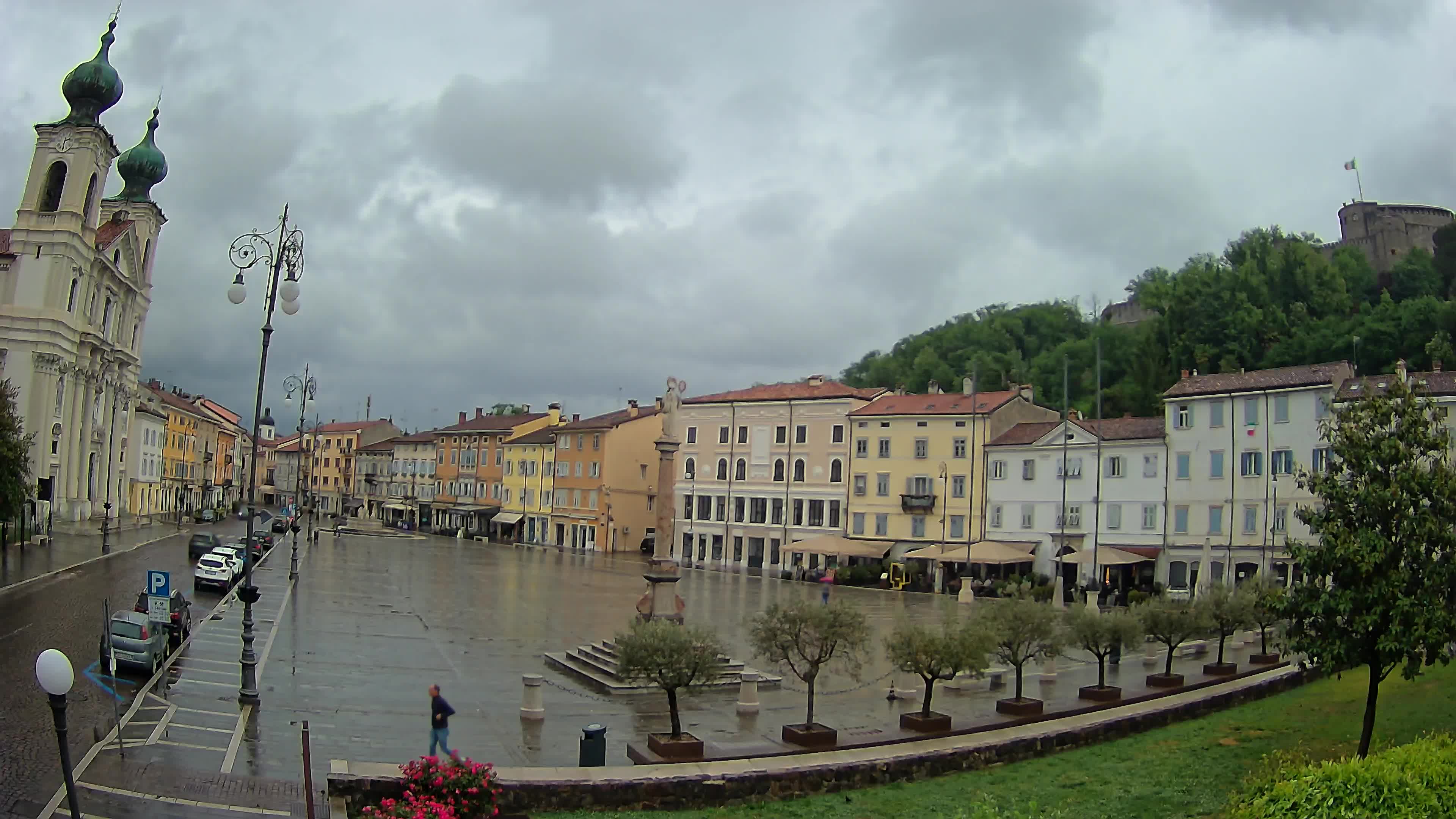 Gorizia Piazza della Vittoria e chiesa di S. Ignazio