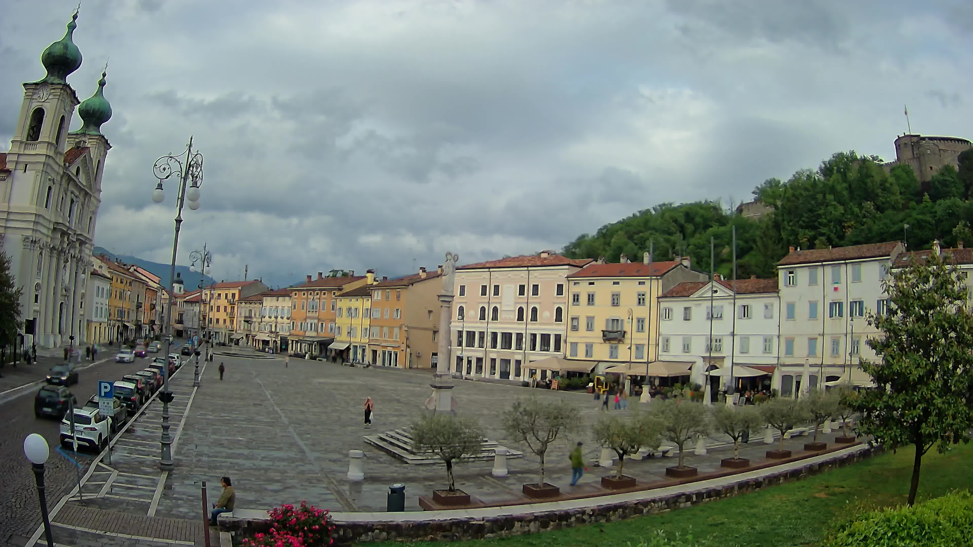 Gorizia Piazza della Vittoria e chiesa di S. Ignazio