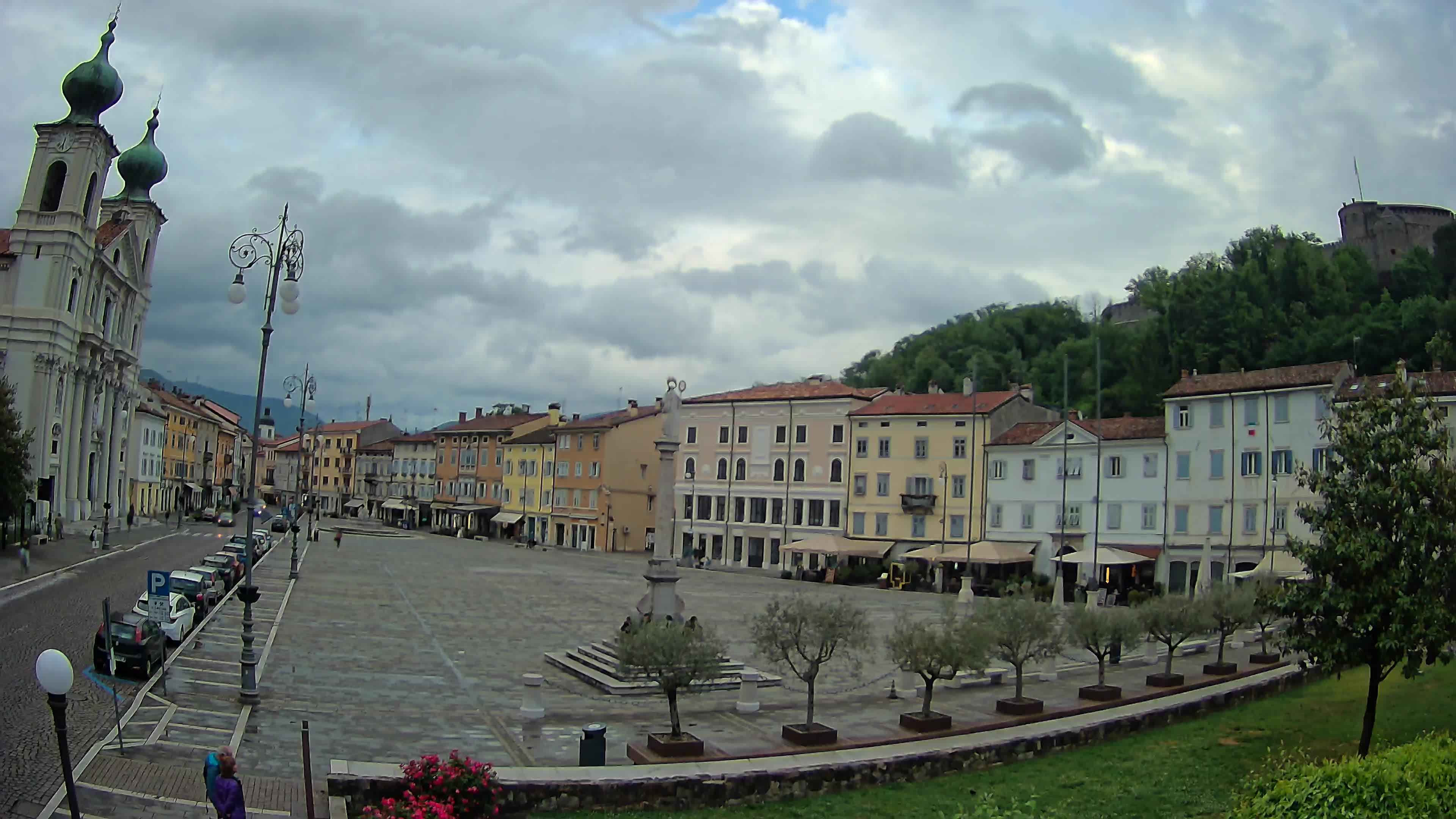 Gorizia Piazza della Vittoria e chiesa di S. Ignazio