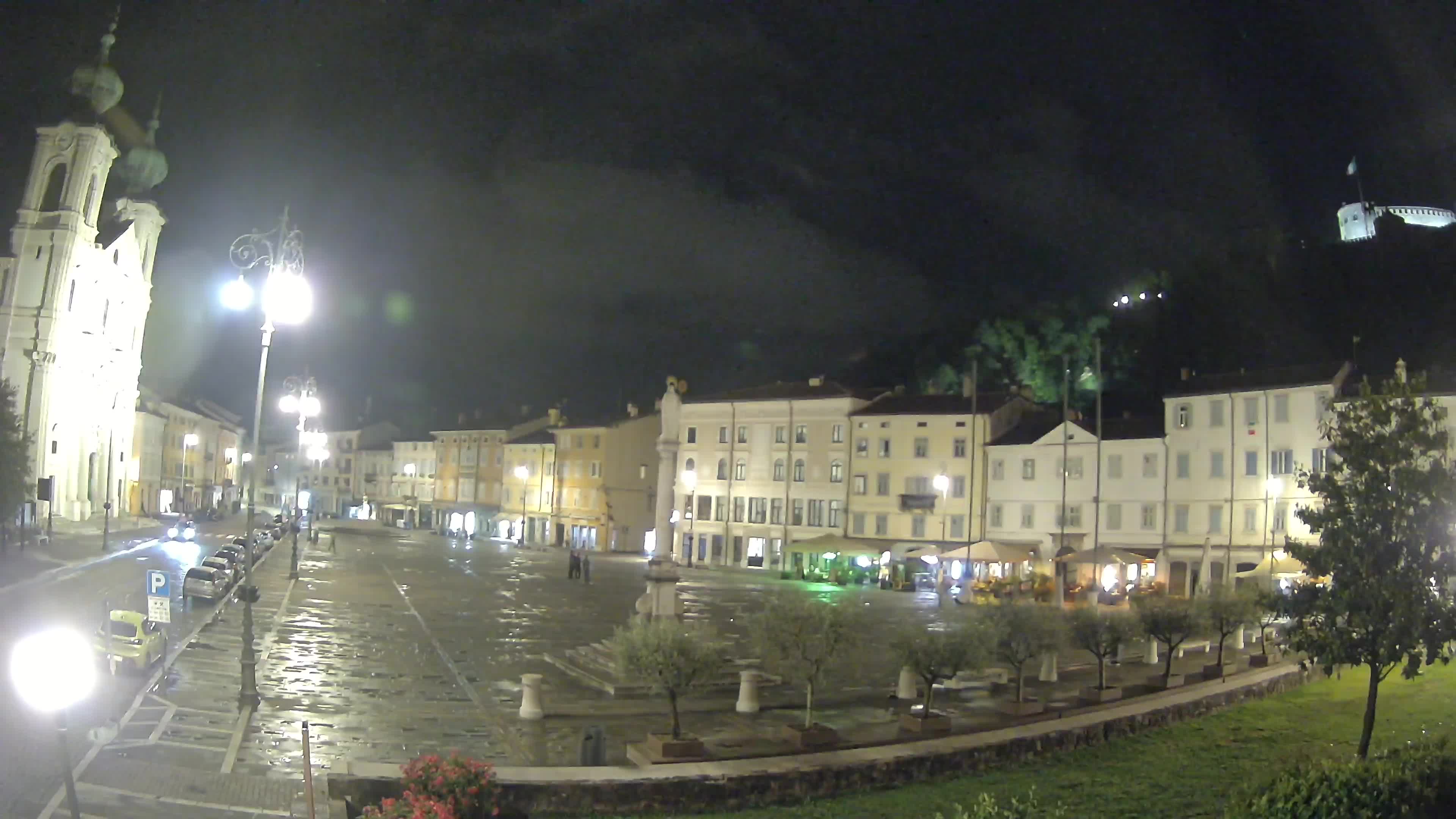 Gorizia Piazza della Vittoria e chiesa di S. Ignazio