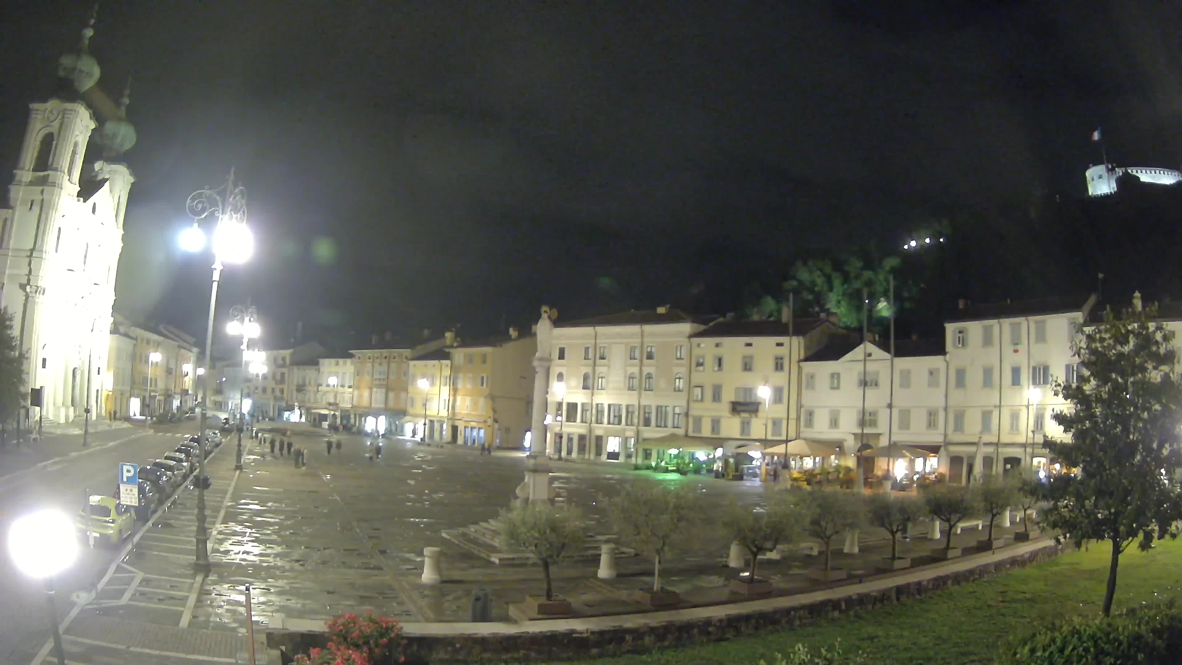 Gorizia Piazza della Vittoria e chiesa di S. Ignazio