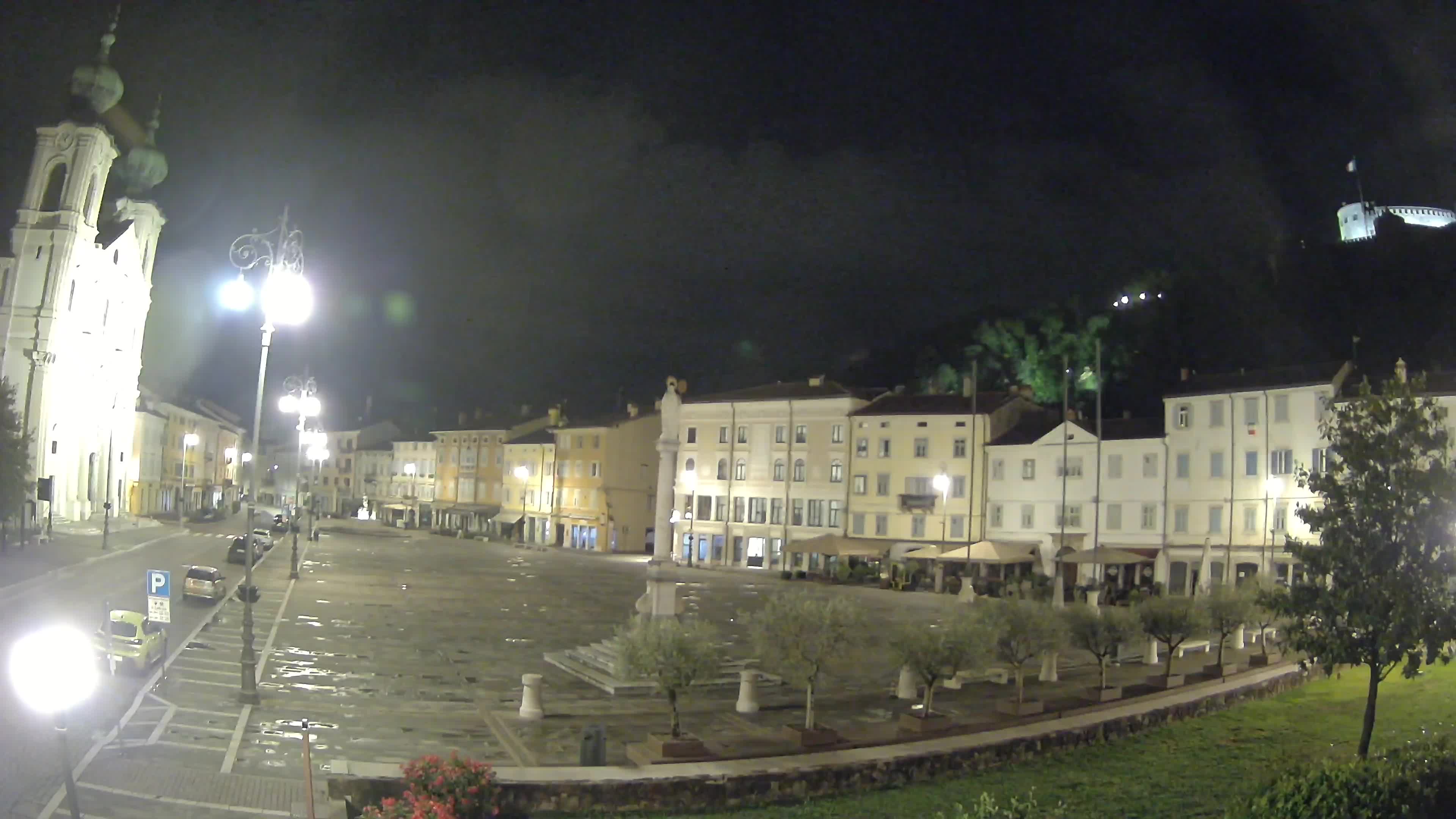 Gorizia Piazza della Vittoria e chiesa di S. Ignazio