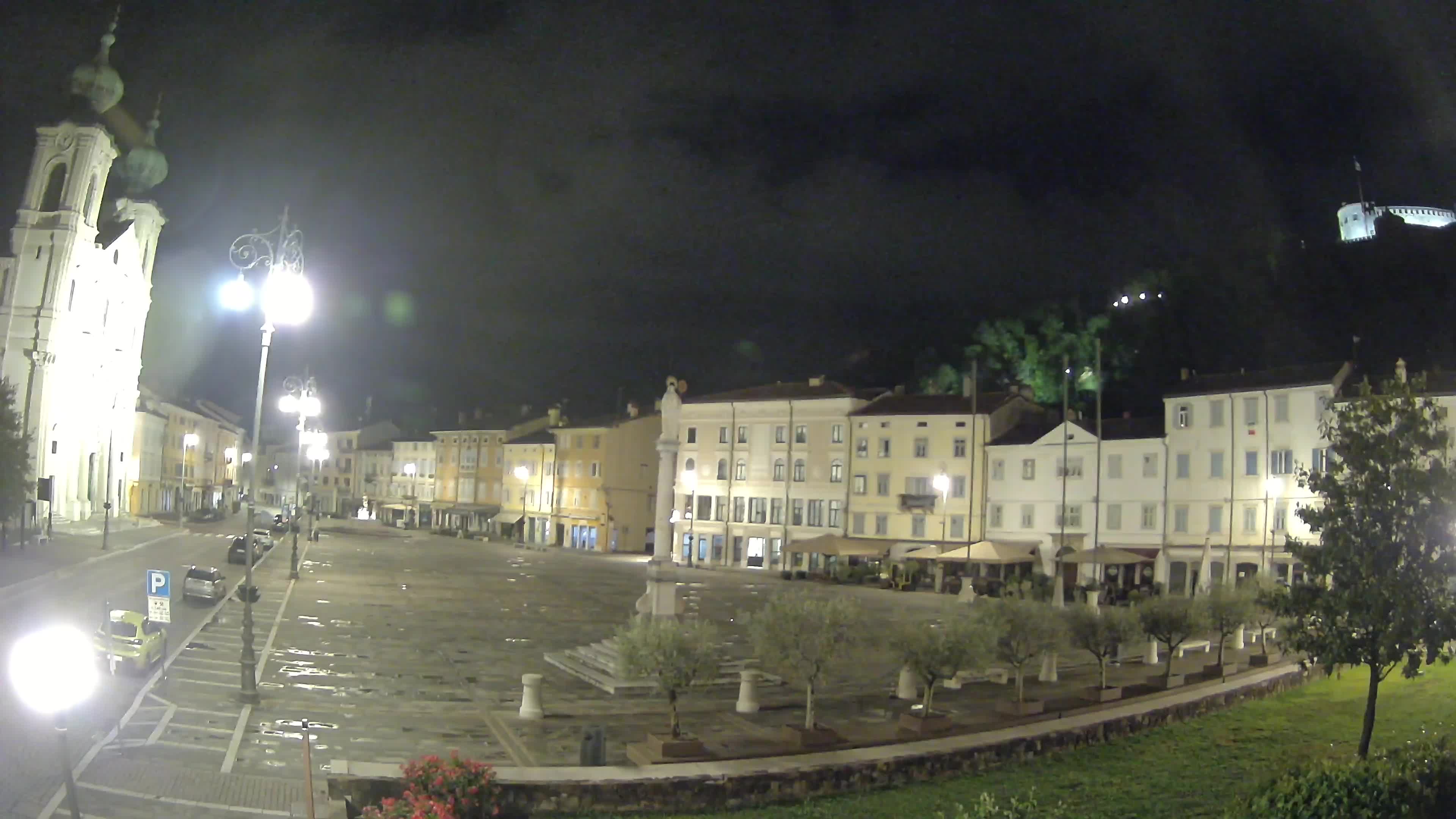 Gorizia Piazza della Vittoria e chiesa di S. Ignazio