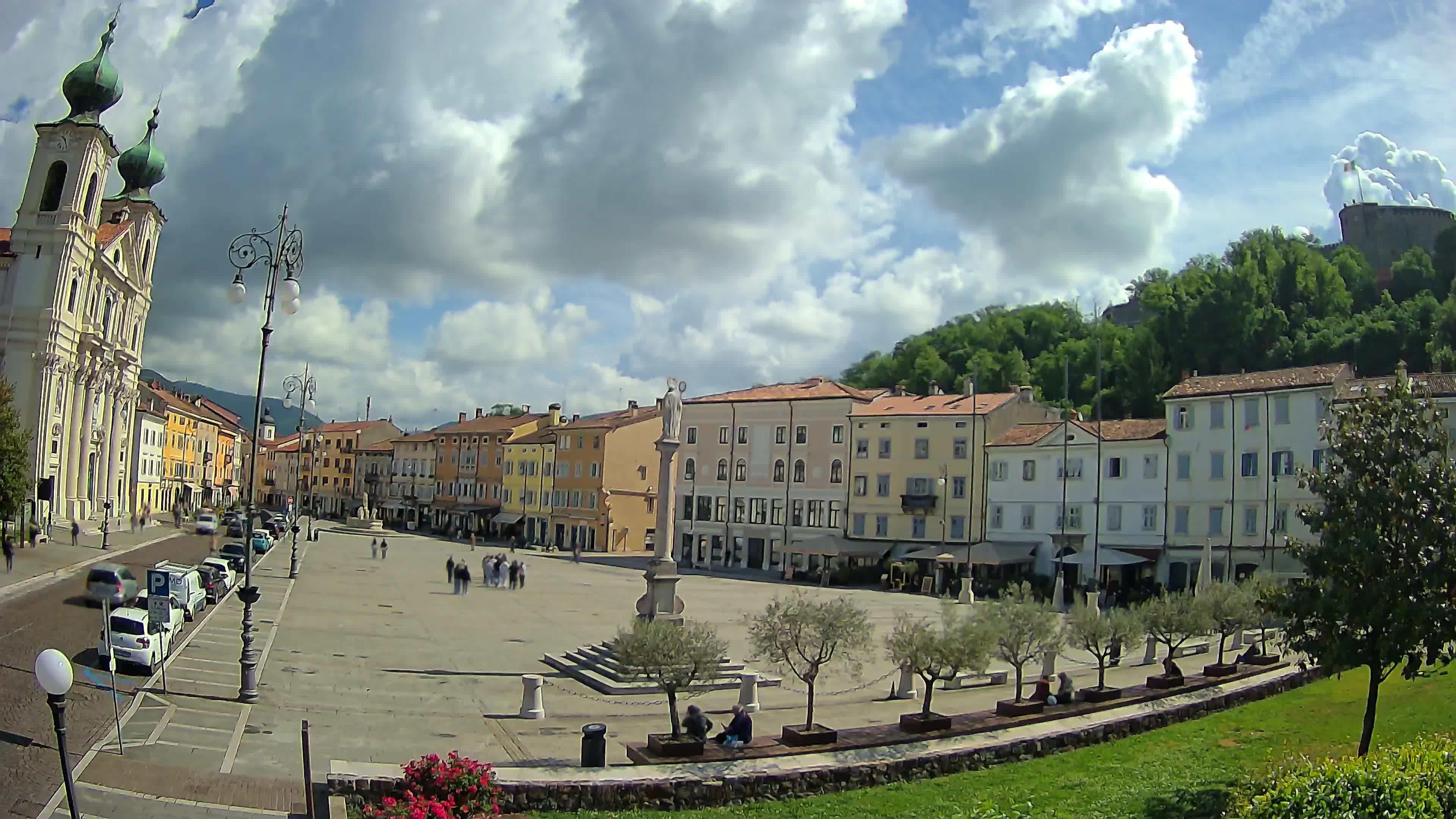 Gorizia Piazza della Vittoria e chiesa di S. Ignazio