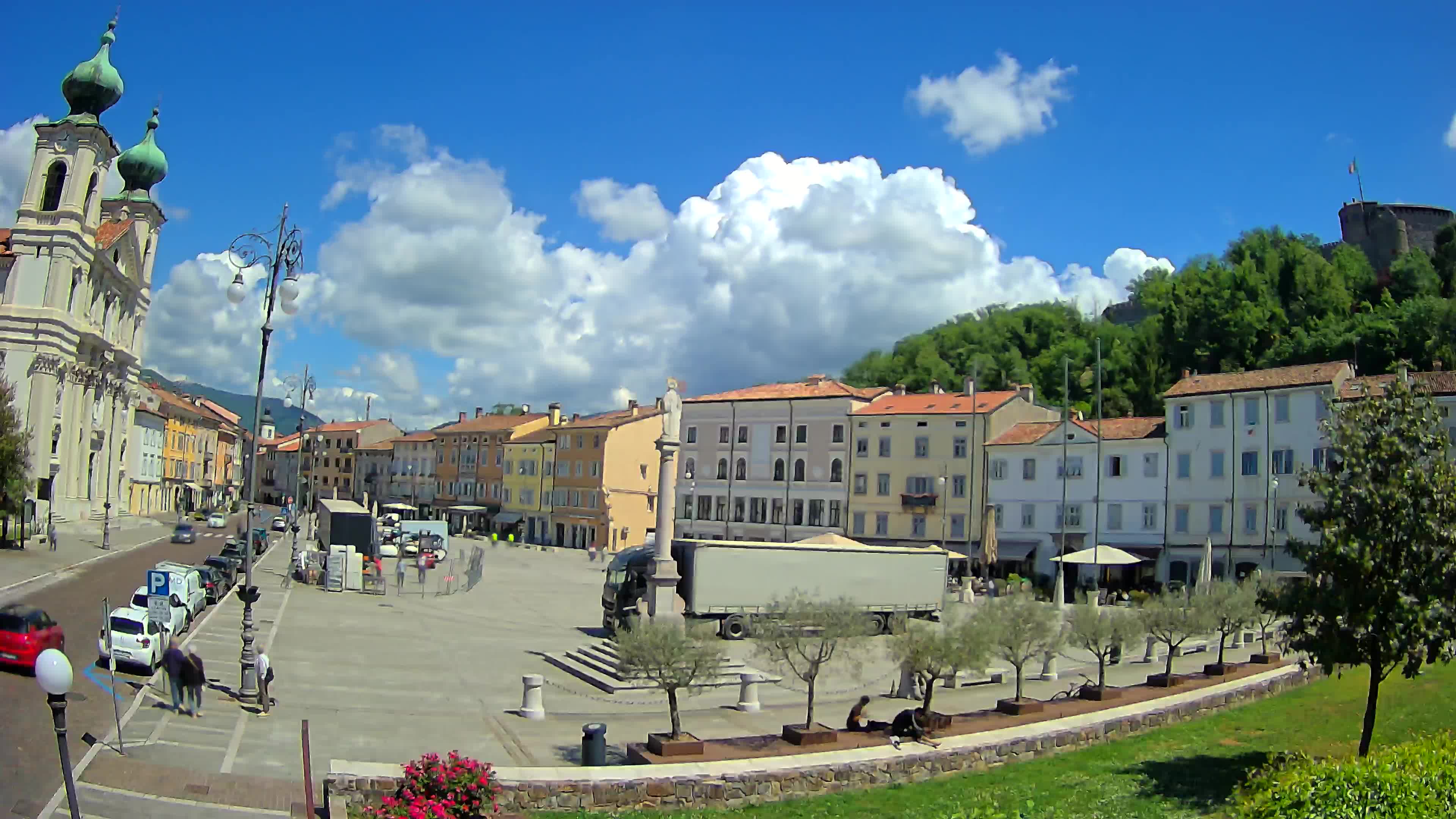 Gorizia – Plaza Vittoria – iglesia de San Pedro. Ignacio