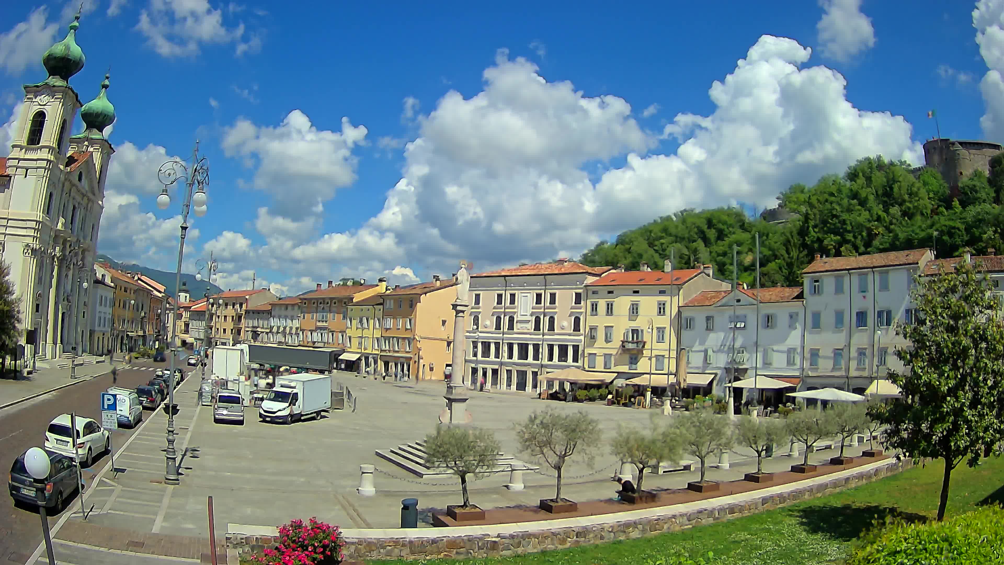 Gorizia Piazza della Vittoria e chiesa di S. Ignazio