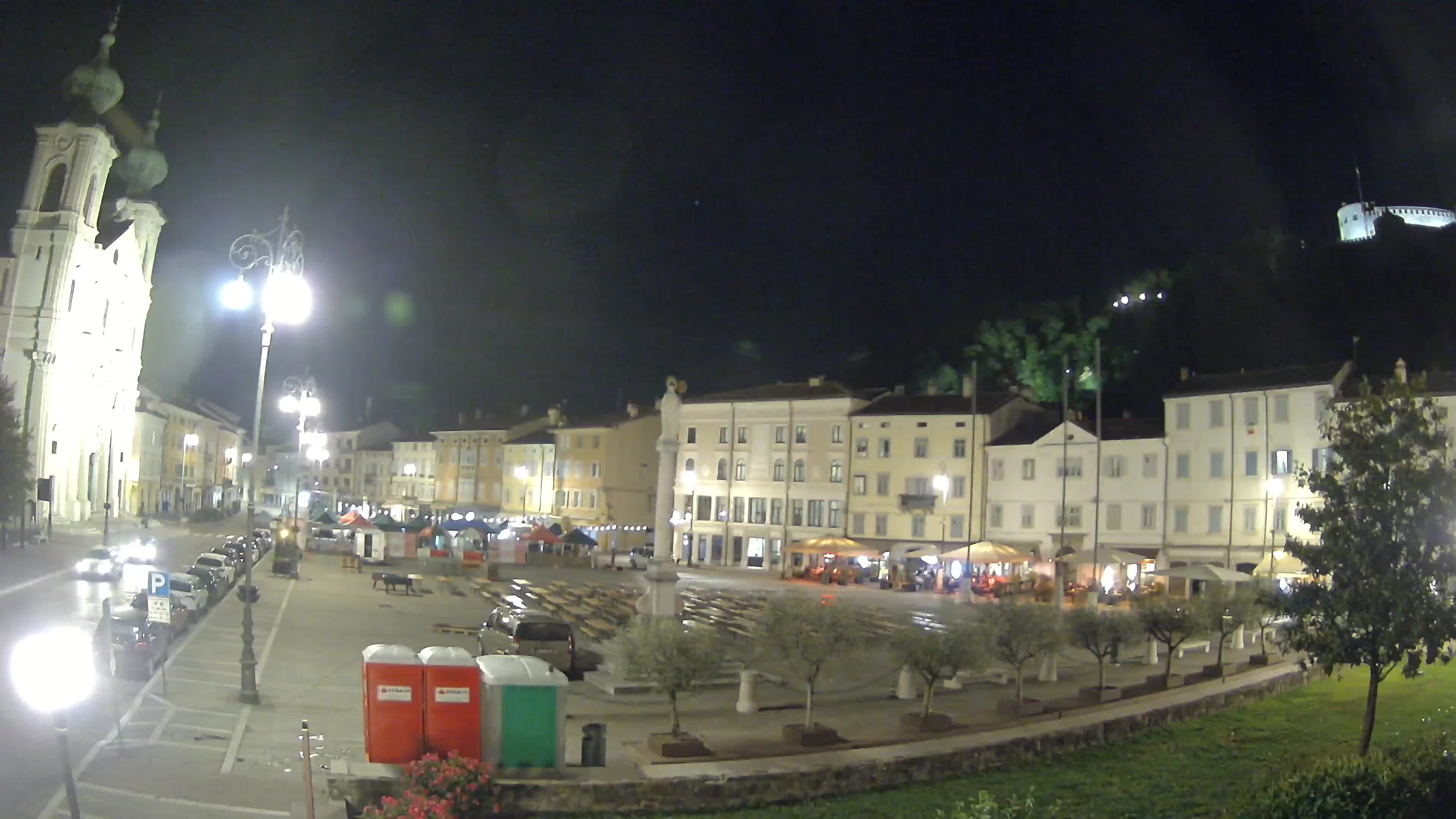 Gorizia Piazza della Vittoria e chiesa di S. Ignazio