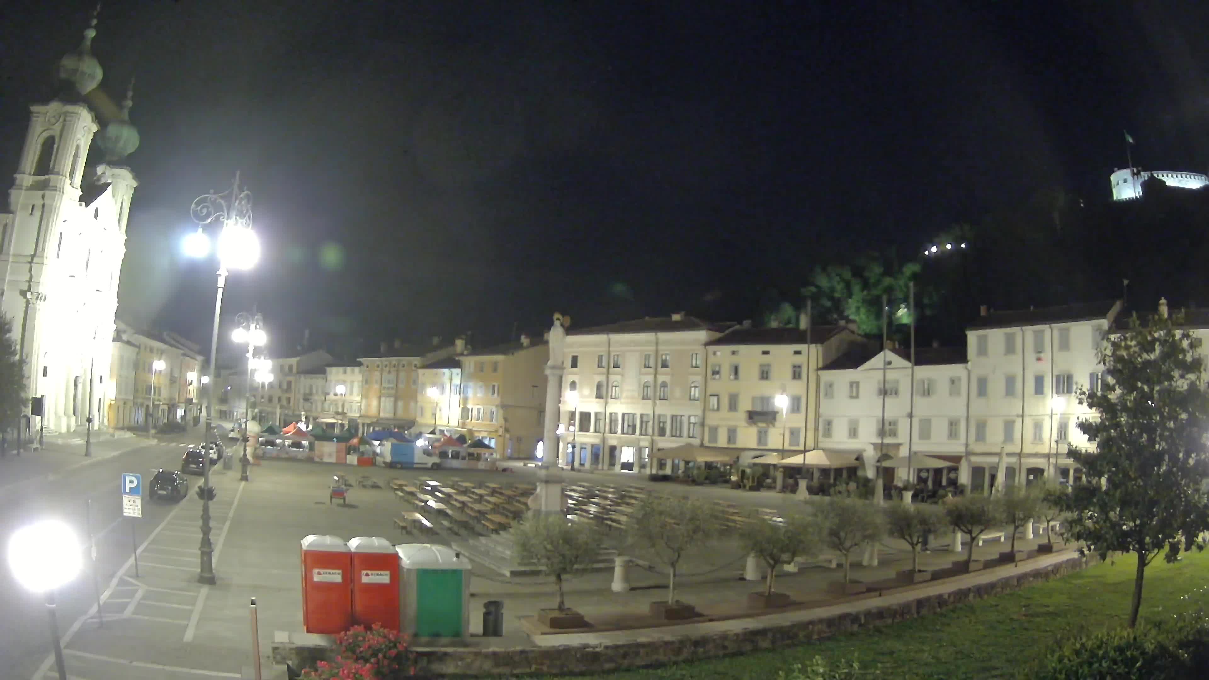 Gorizia Piazza della Vittoria e chiesa di S. Ignazio