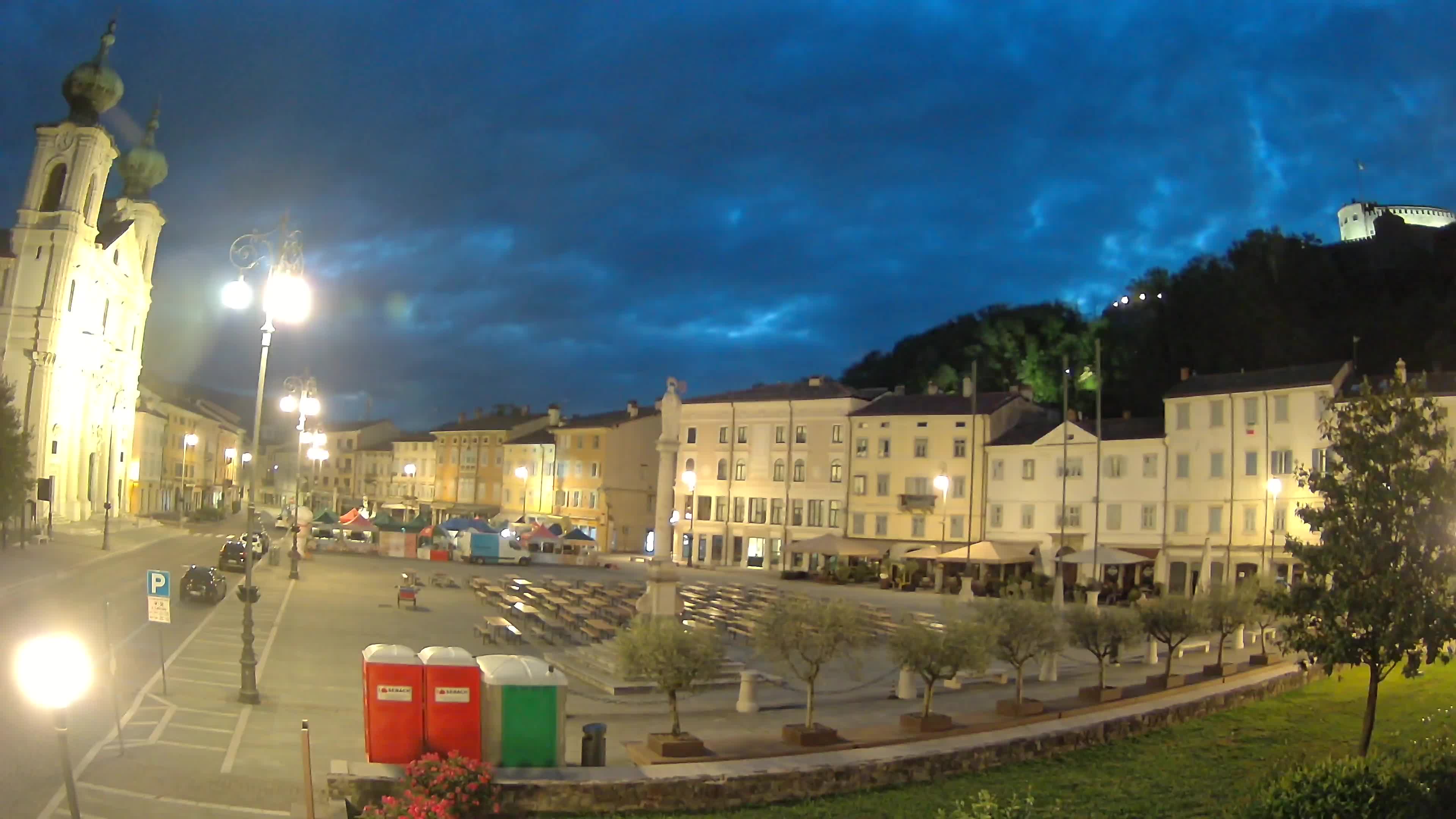 Gorizia Piazza della Vittoria e chiesa di S. Ignazio