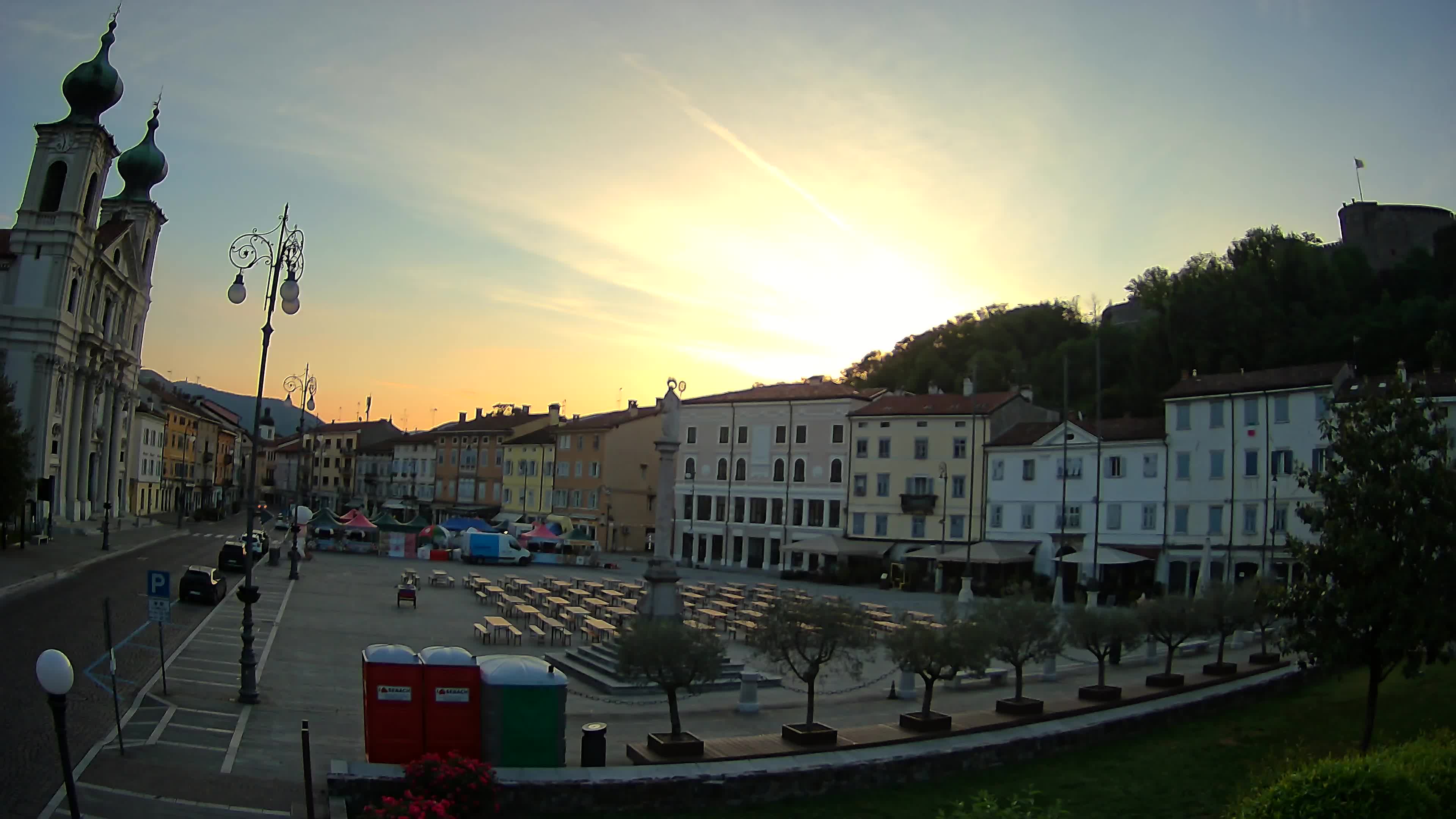 Gorizia Piazza della Vittoria e chiesa di S. Ignazio