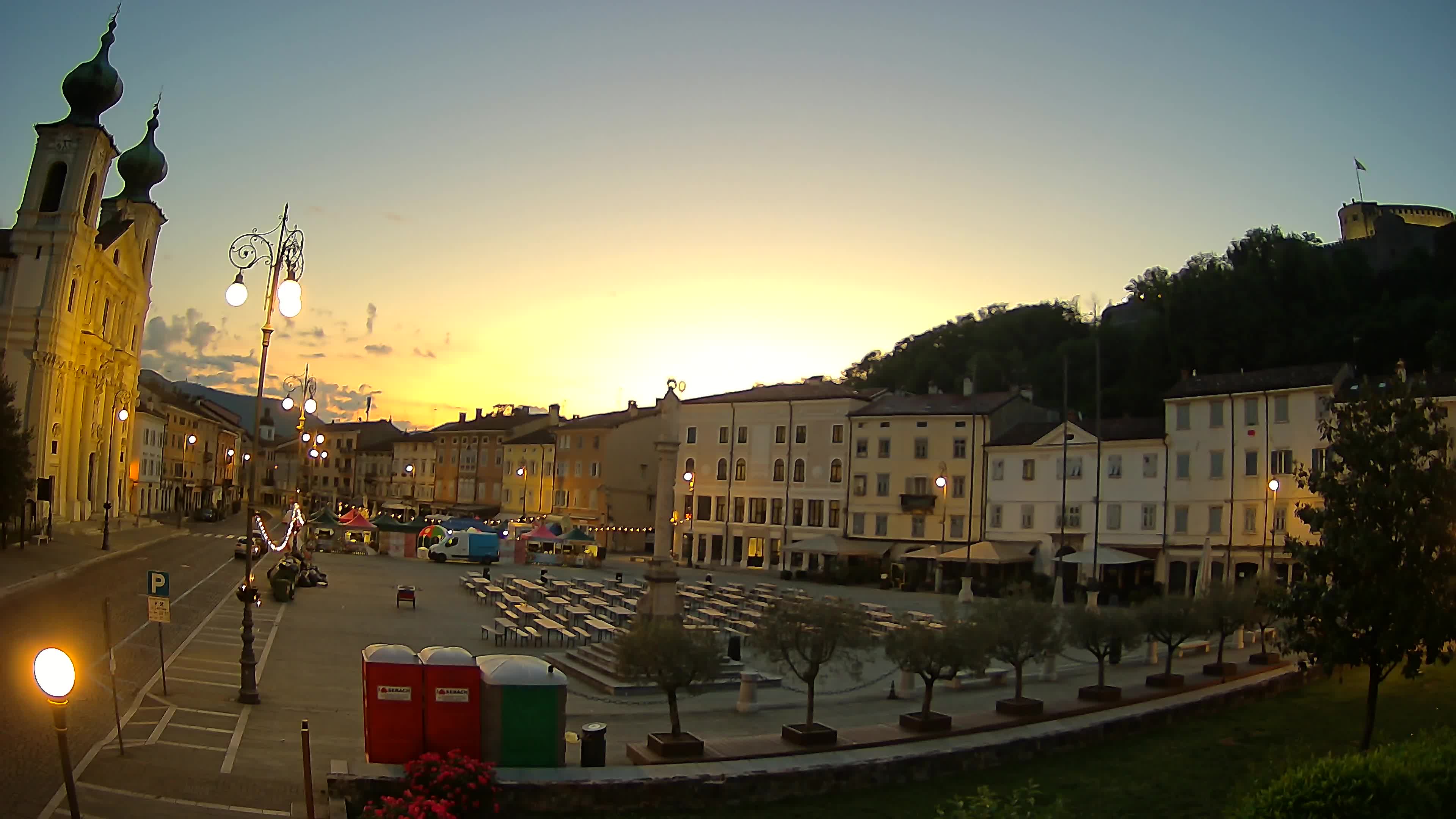Gorizia Piazza della Vittoria e chiesa di S. Ignazio