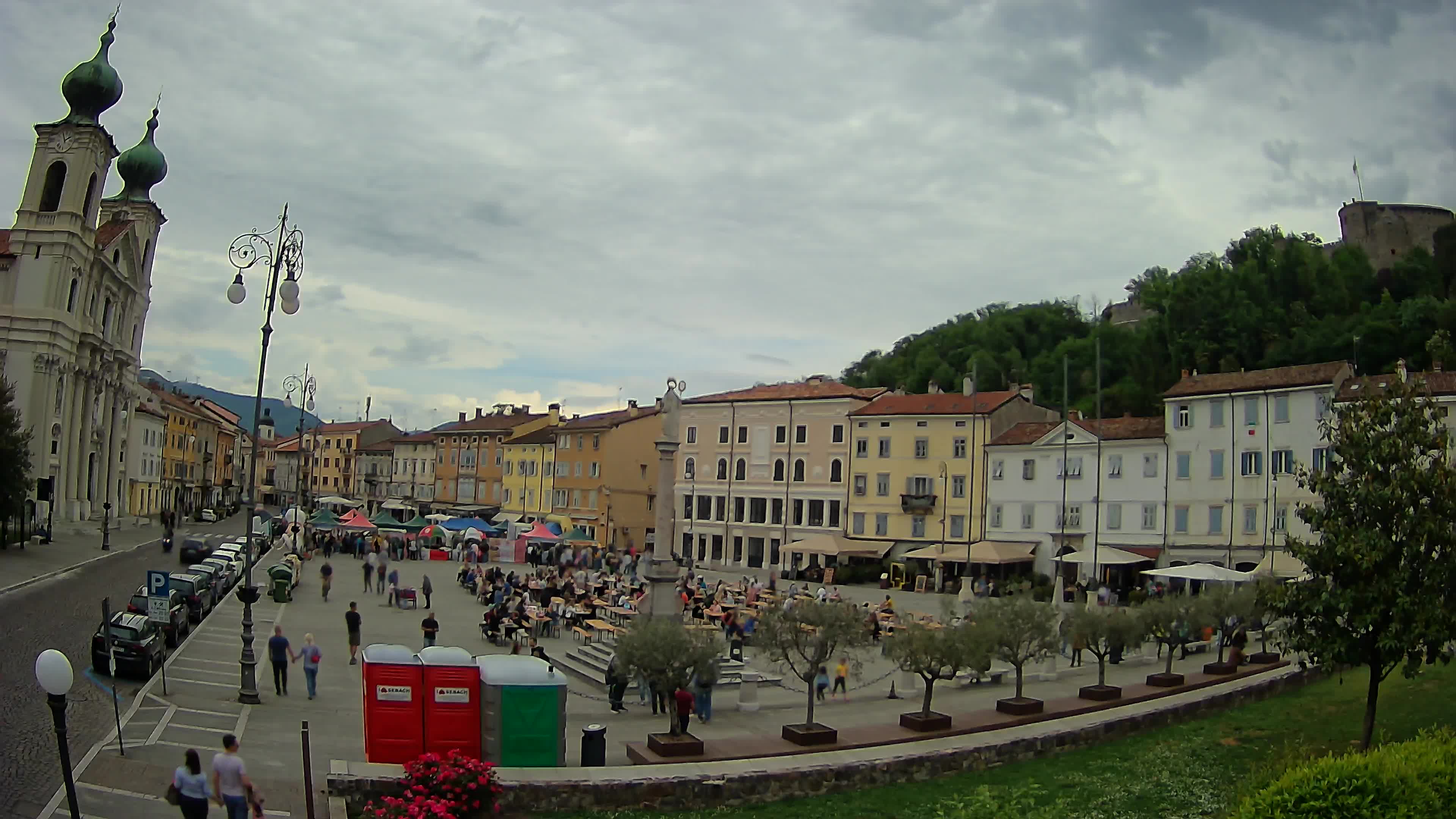 Gorizia Piazza della Vittoria e chiesa di S. Ignazio