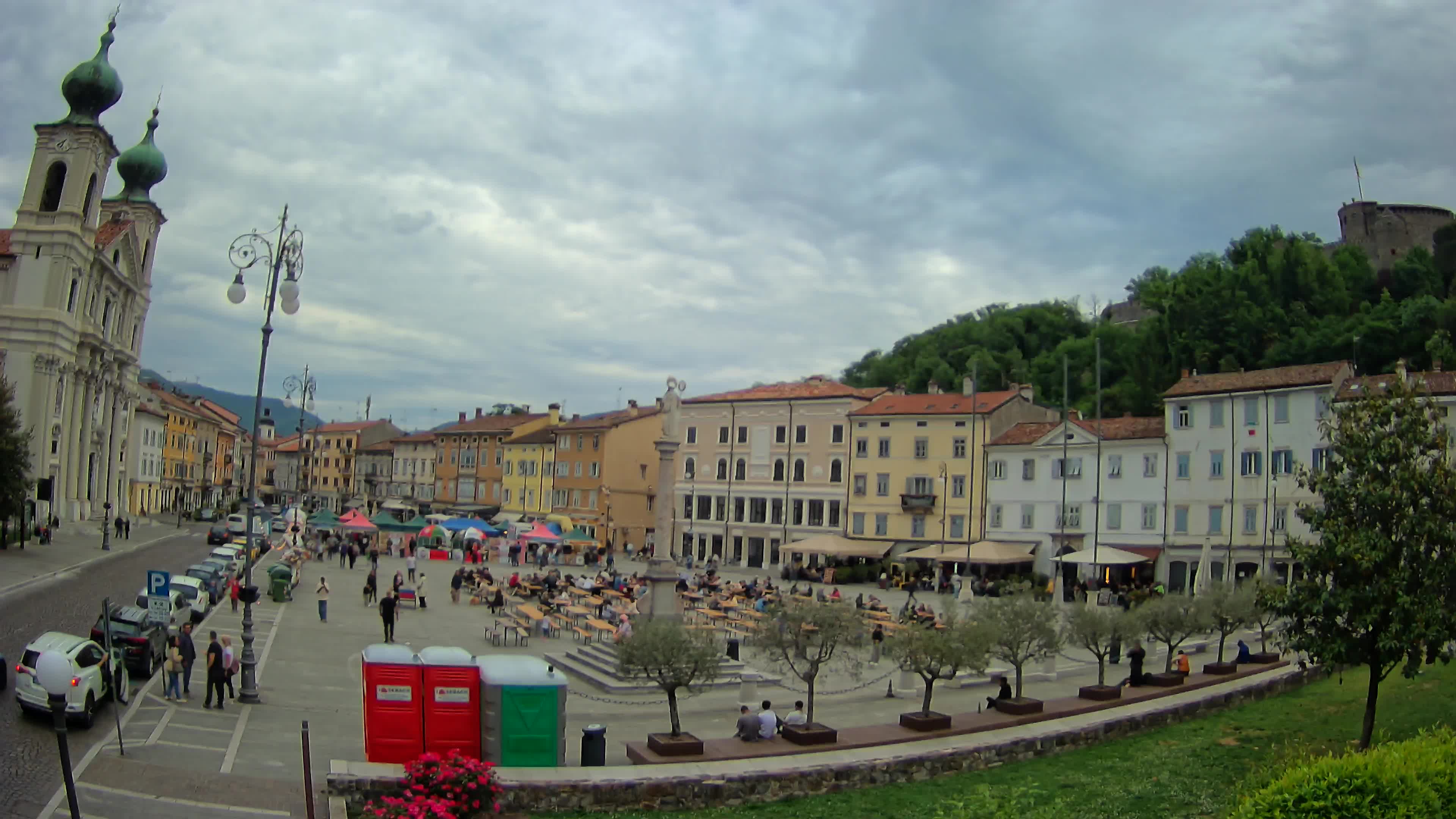 Gorizia Piazza della Vittoria e chiesa di S. Ignazio