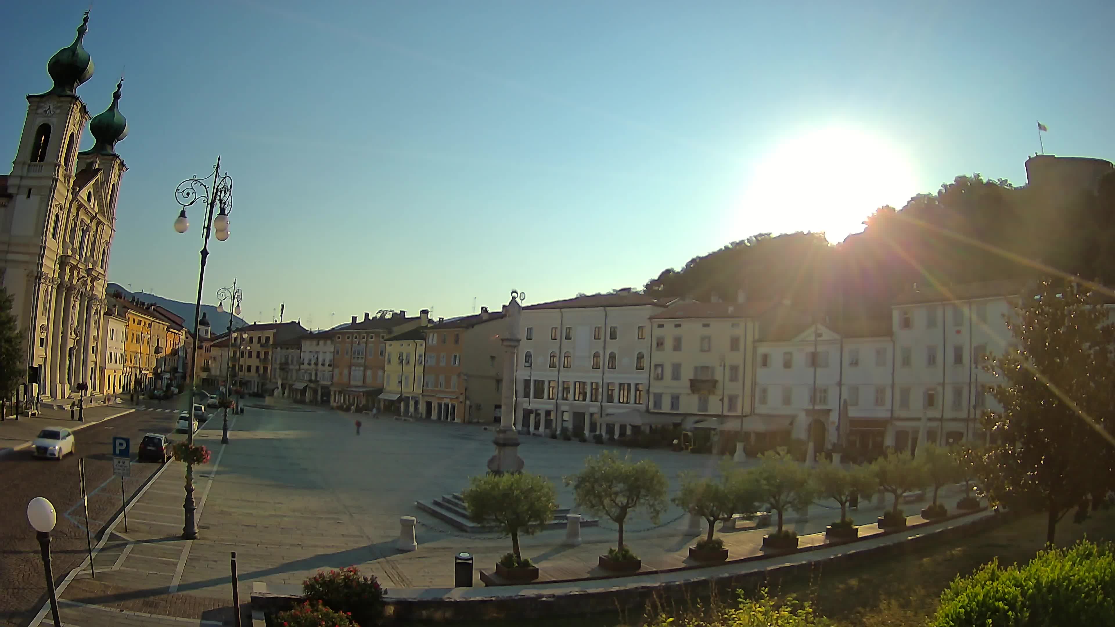 Gorizia Piazza della Vittoria e chiesa di S. Ignazio