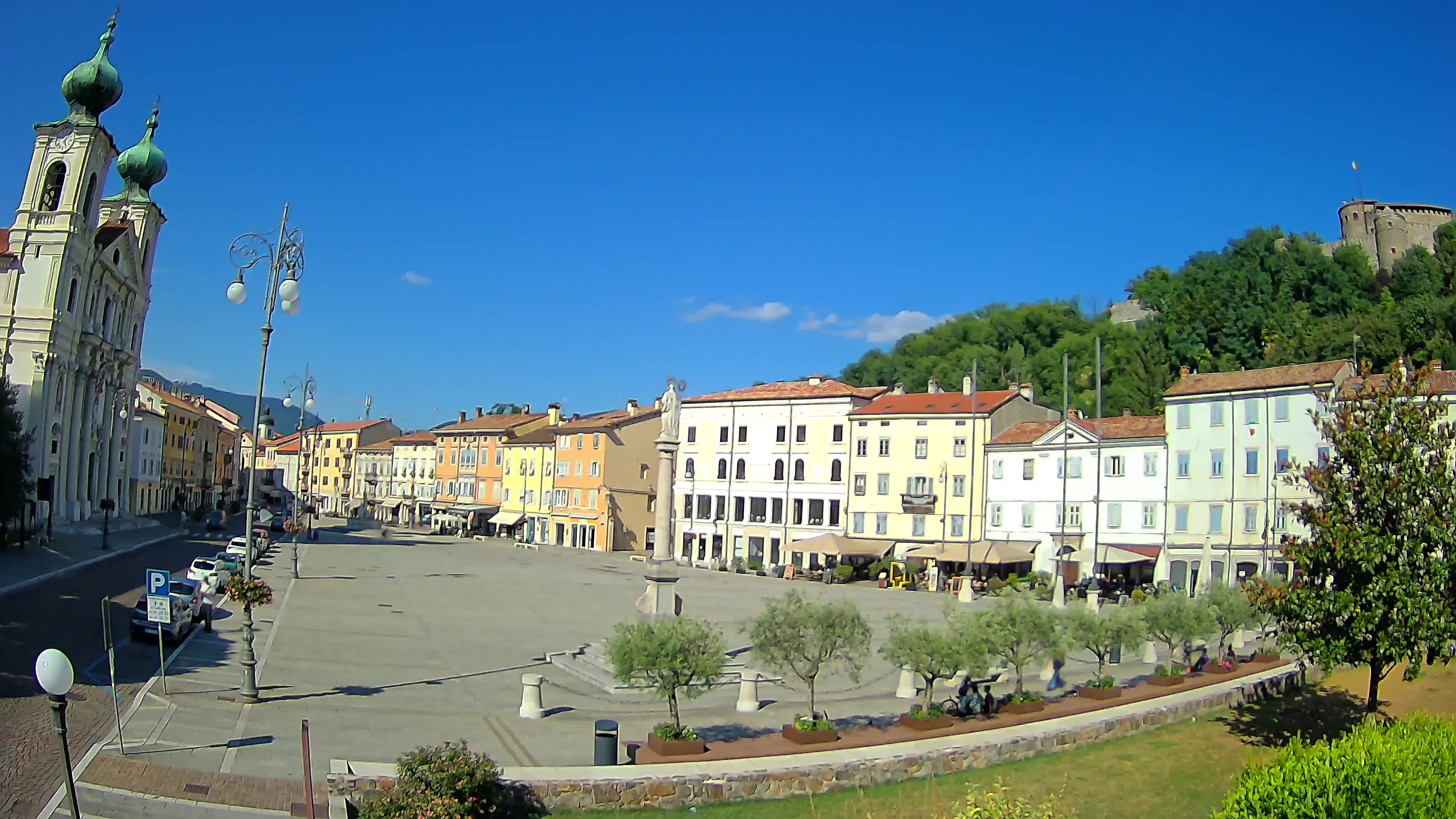 Gorizia Piazza della Vittoria e chiesa di S. Ignazio