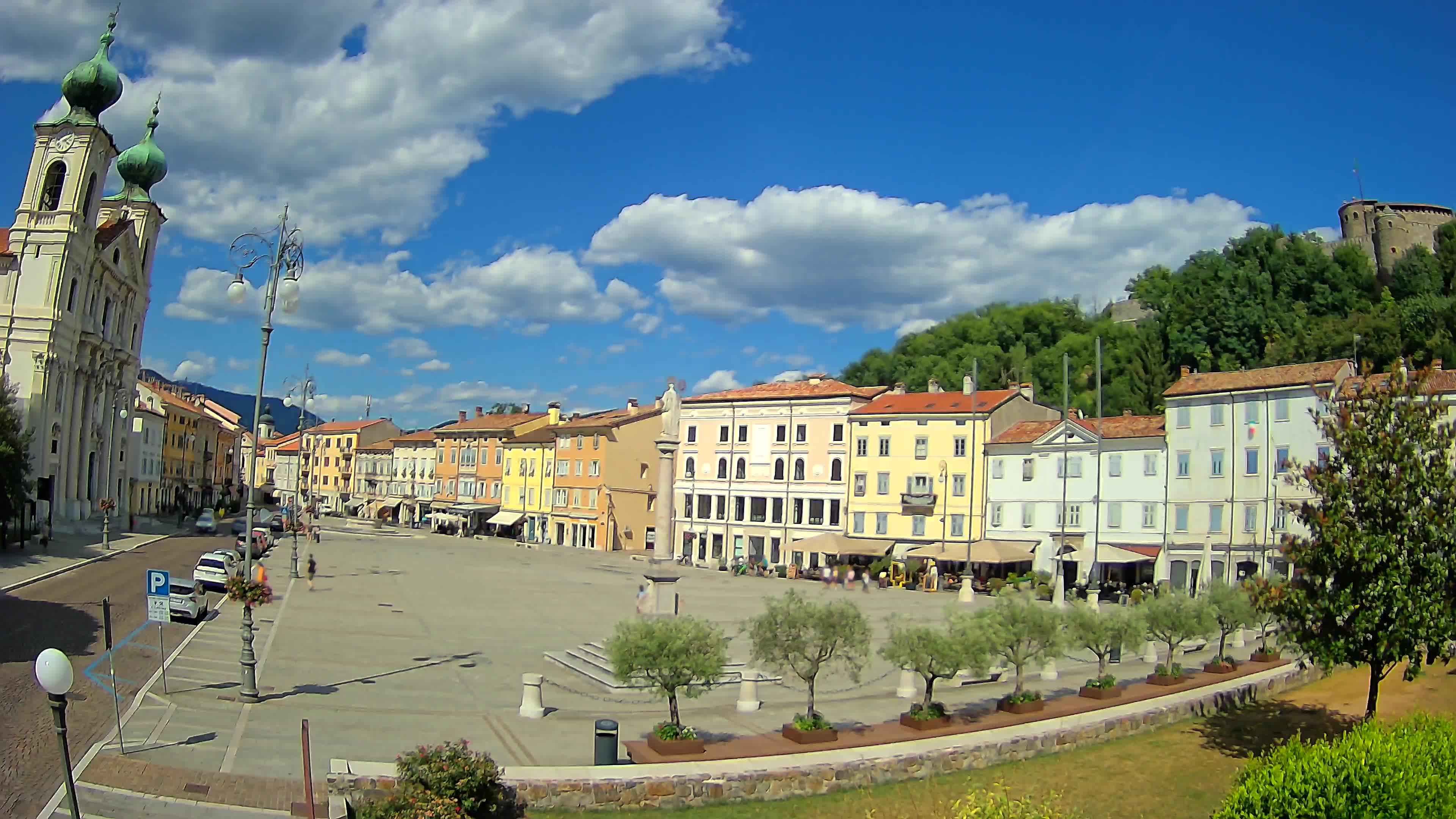 Gorizia Piazza della Vittoria e chiesa di S. Ignazio