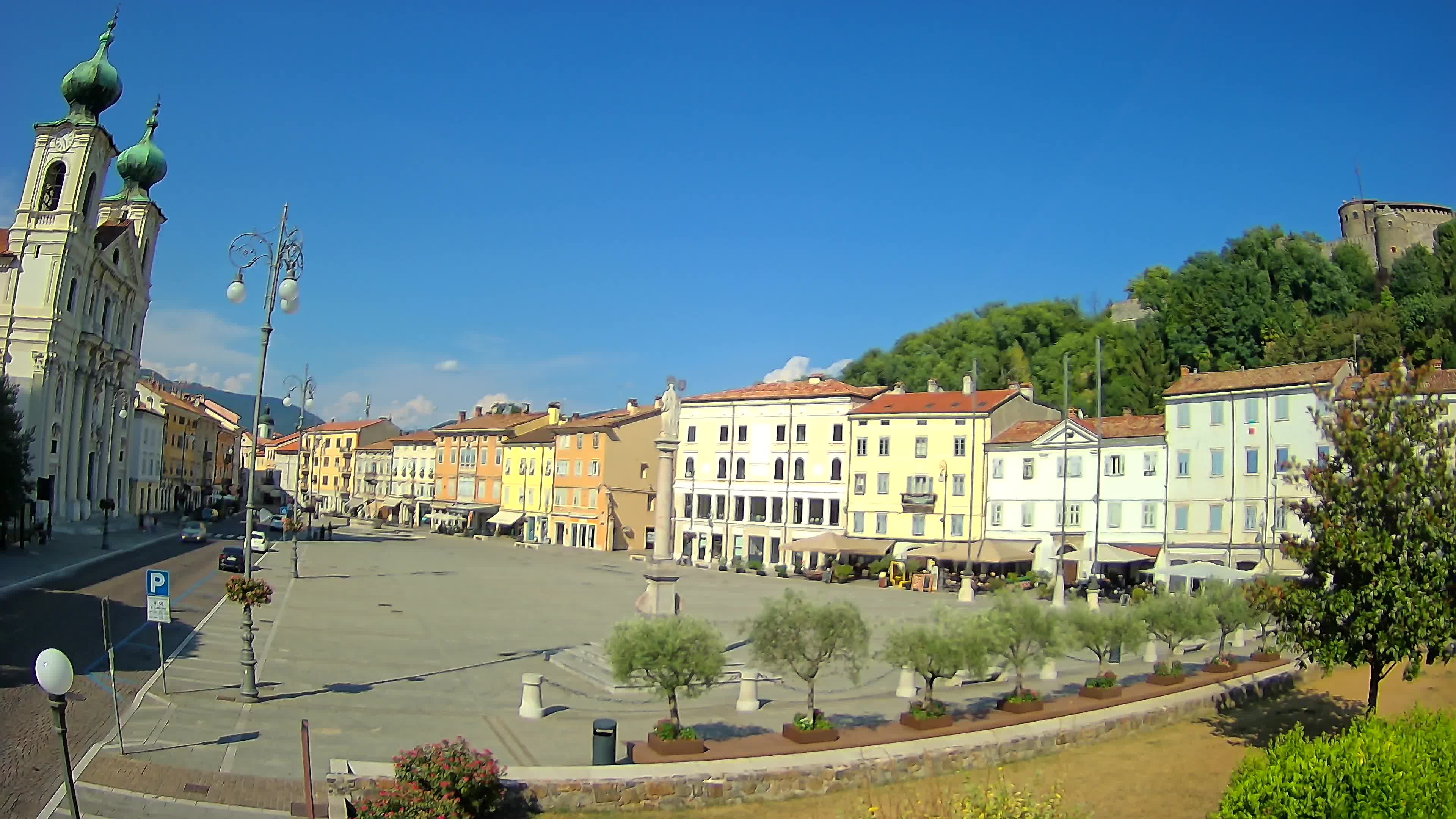 Gorizia Piazza della Vittoria e chiesa di S. Ignazio