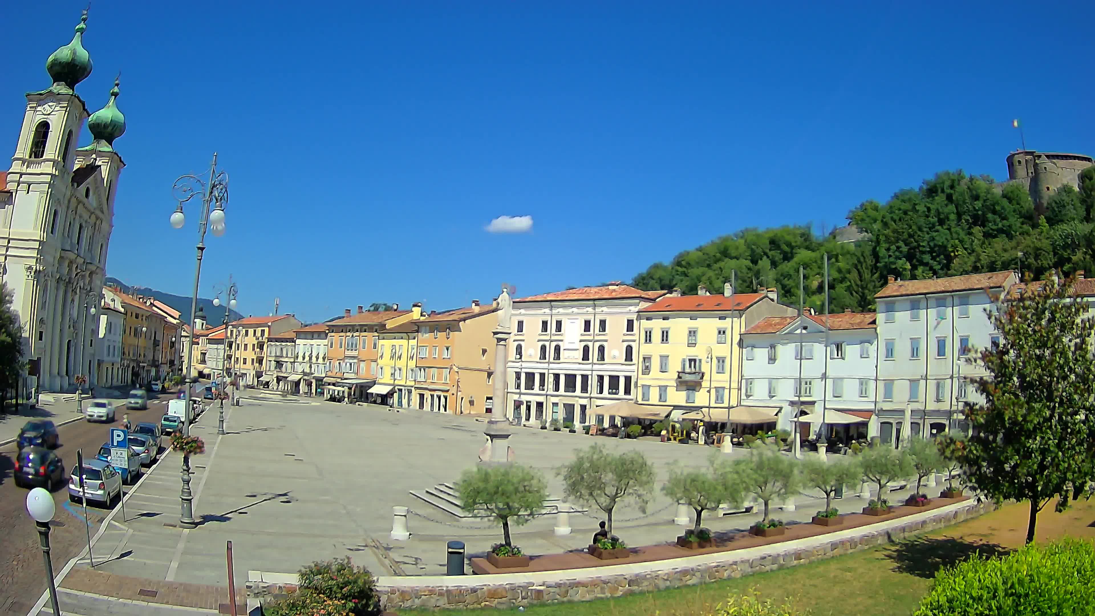 Gorizia Piazza della Vittoria e chiesa di S. Ignazio