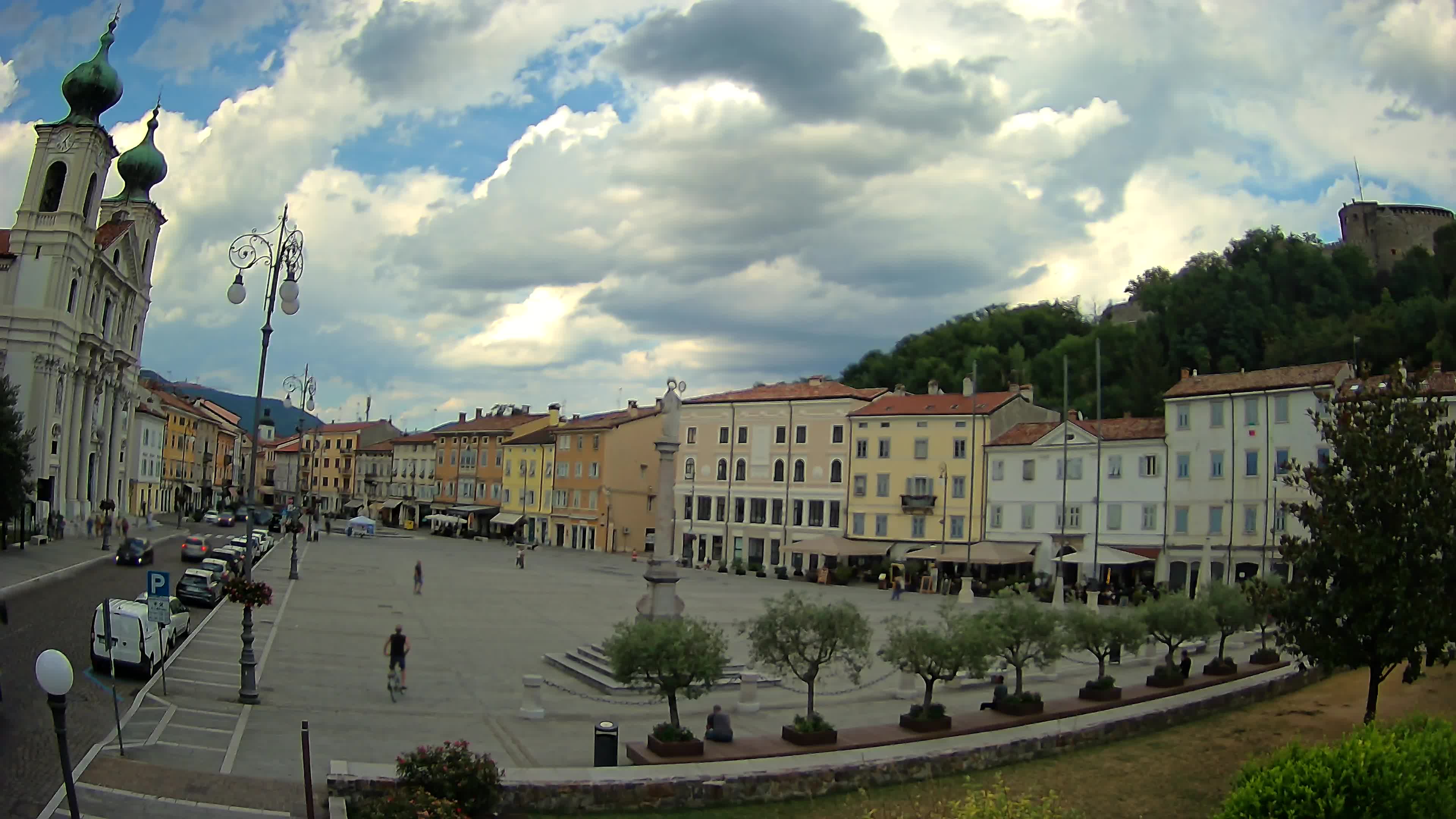 Gorizia Piazza della Vittoria e chiesa di S. Ignazio