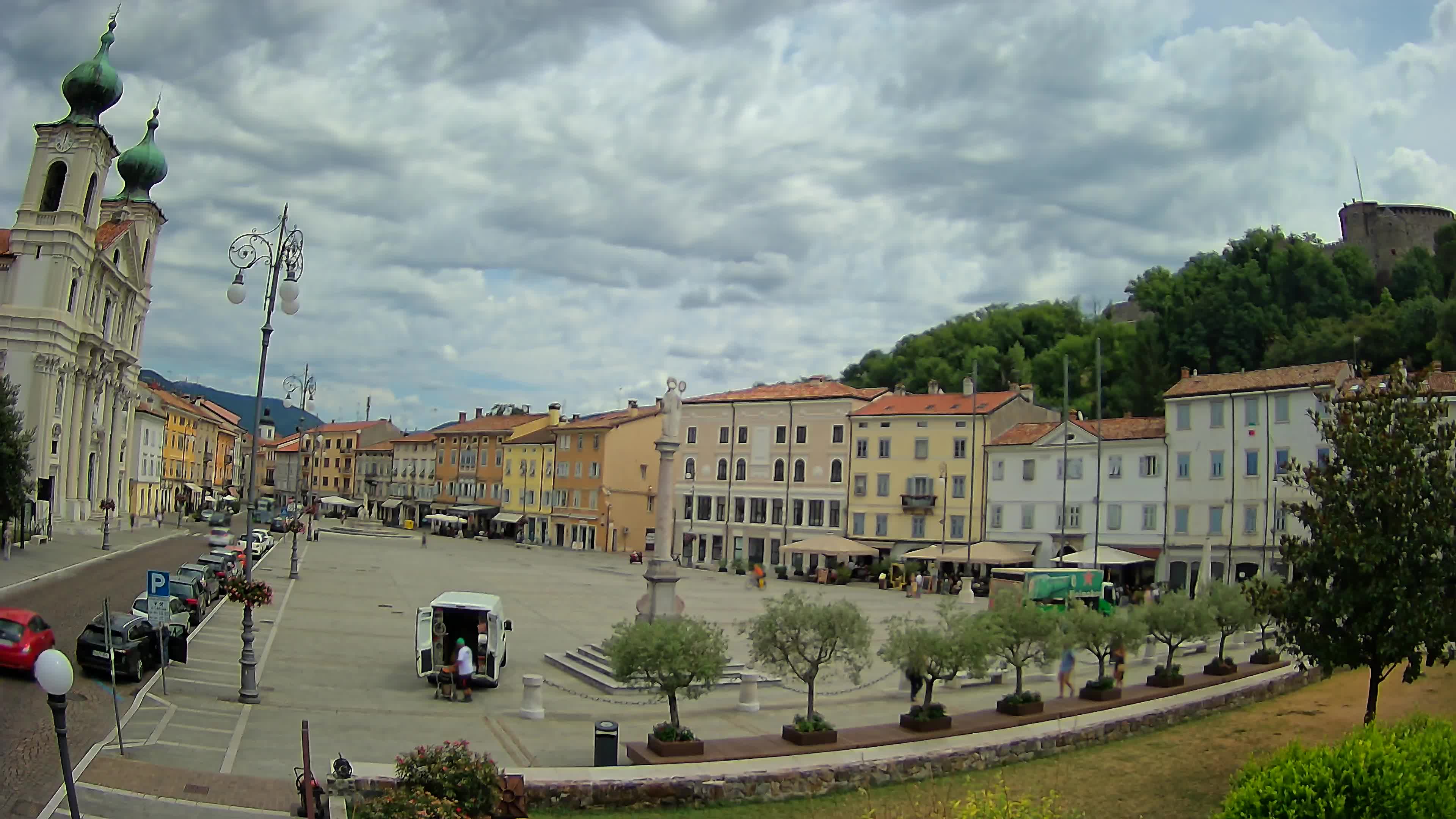 Gorizia Piazza della Vittoria e chiesa di S. Ignazio