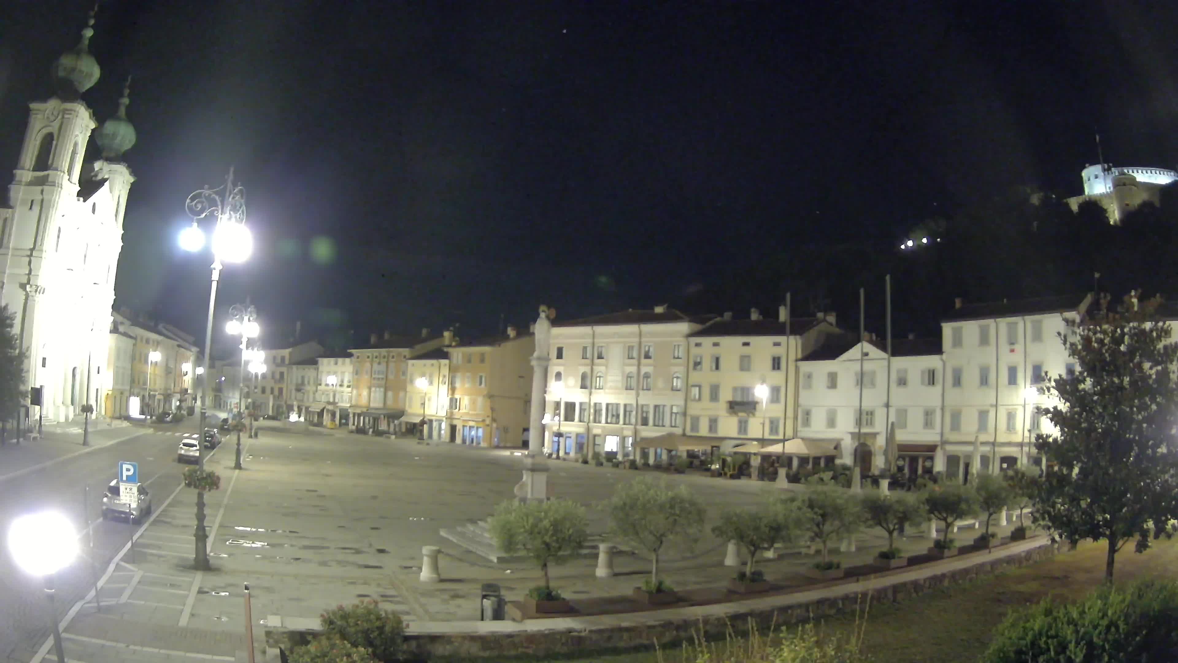 Gorizia Piazza della Vittoria e chiesa di S. Ignazio