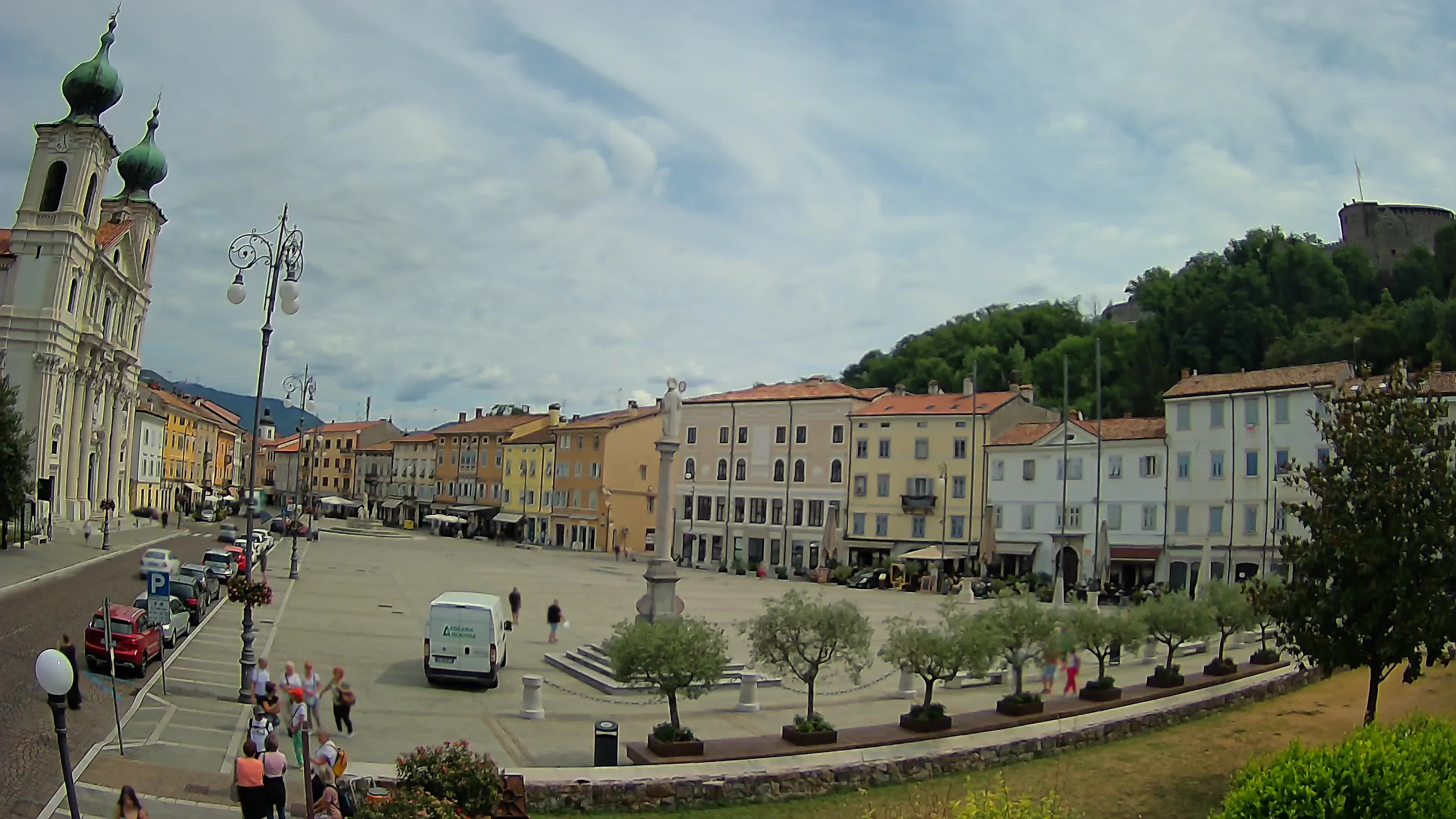 Gorizia Piazza della Vittoria e chiesa di S. Ignazio