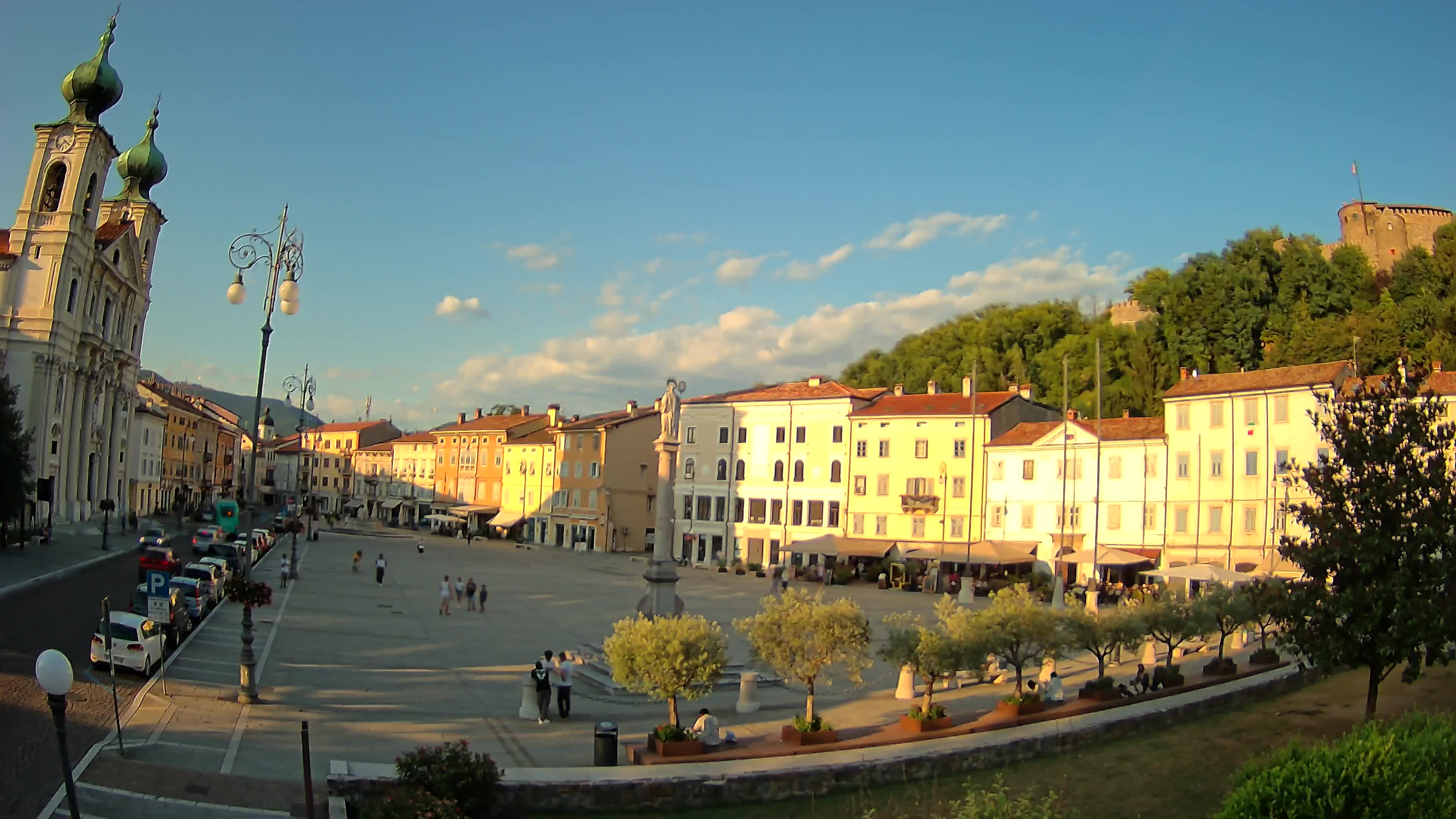 Gorizia Piazza della Vittoria e chiesa di S. Ignazio