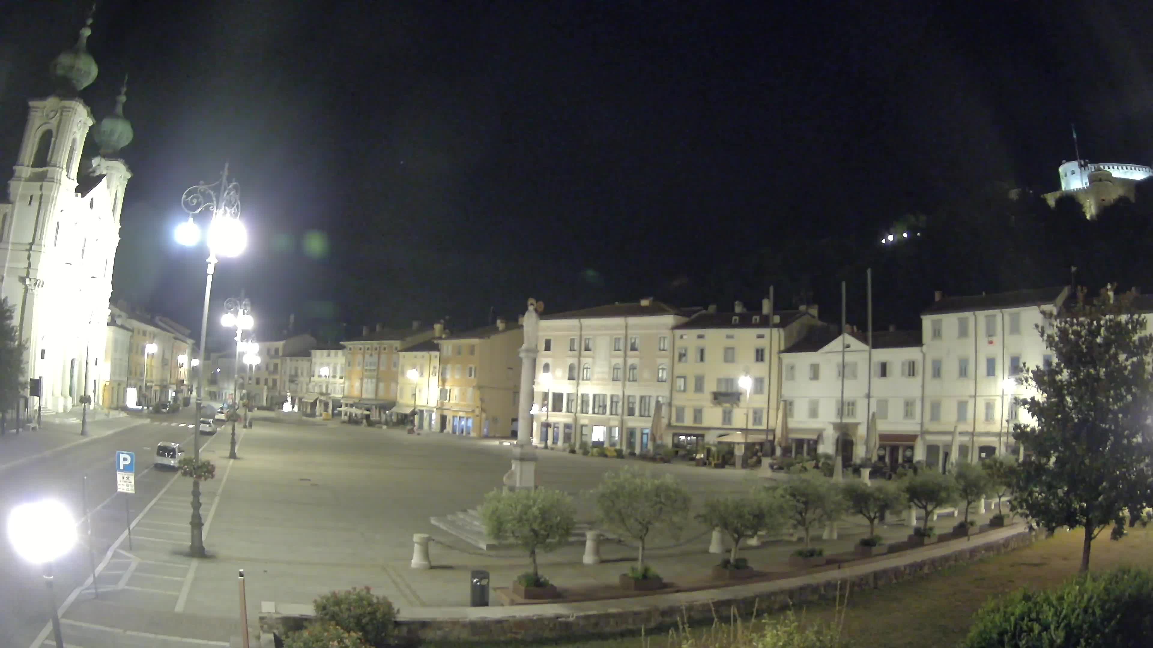 Gorizia Piazza della Vittoria e chiesa di S. Ignazio