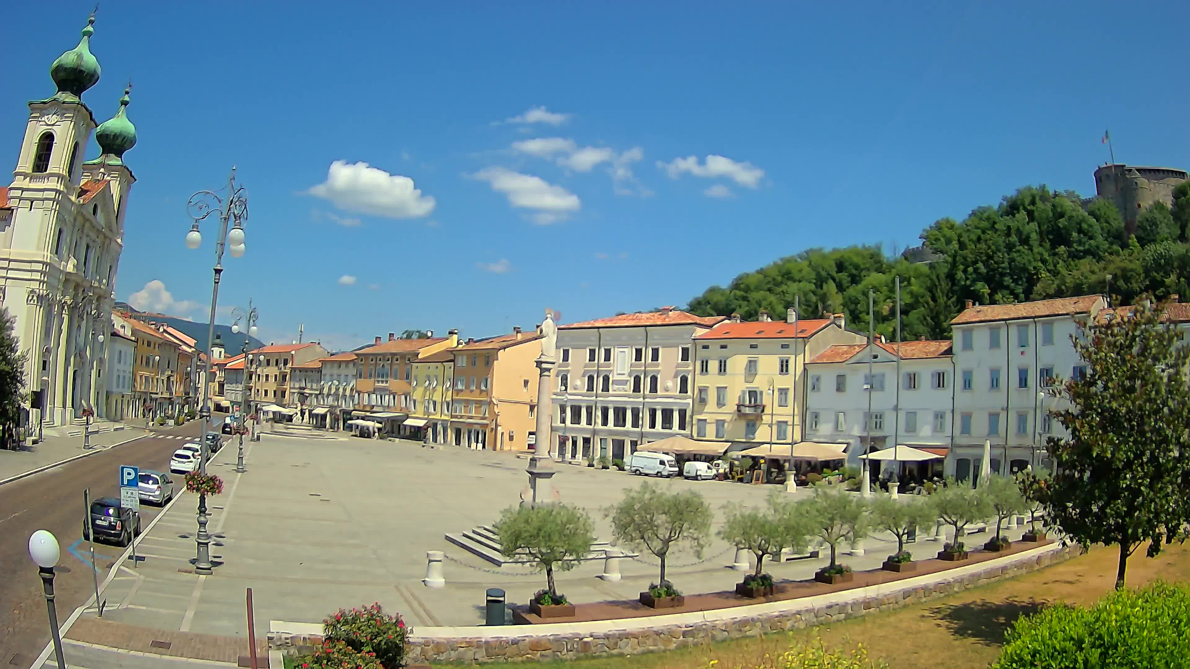 Gorizia Piazza della Vittoria e chiesa di S. Ignazio