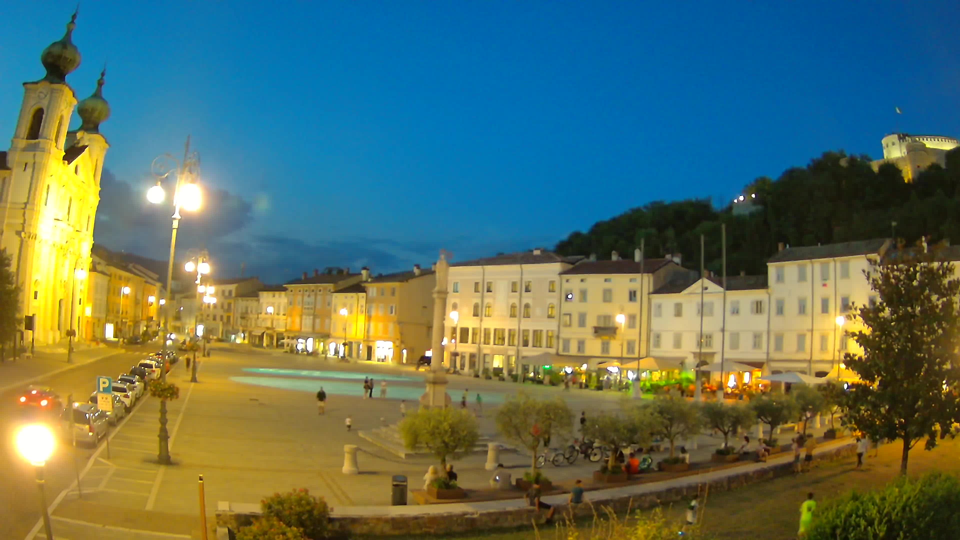 Gorizia Piazza della Vittoria e chiesa di S. Ignazio