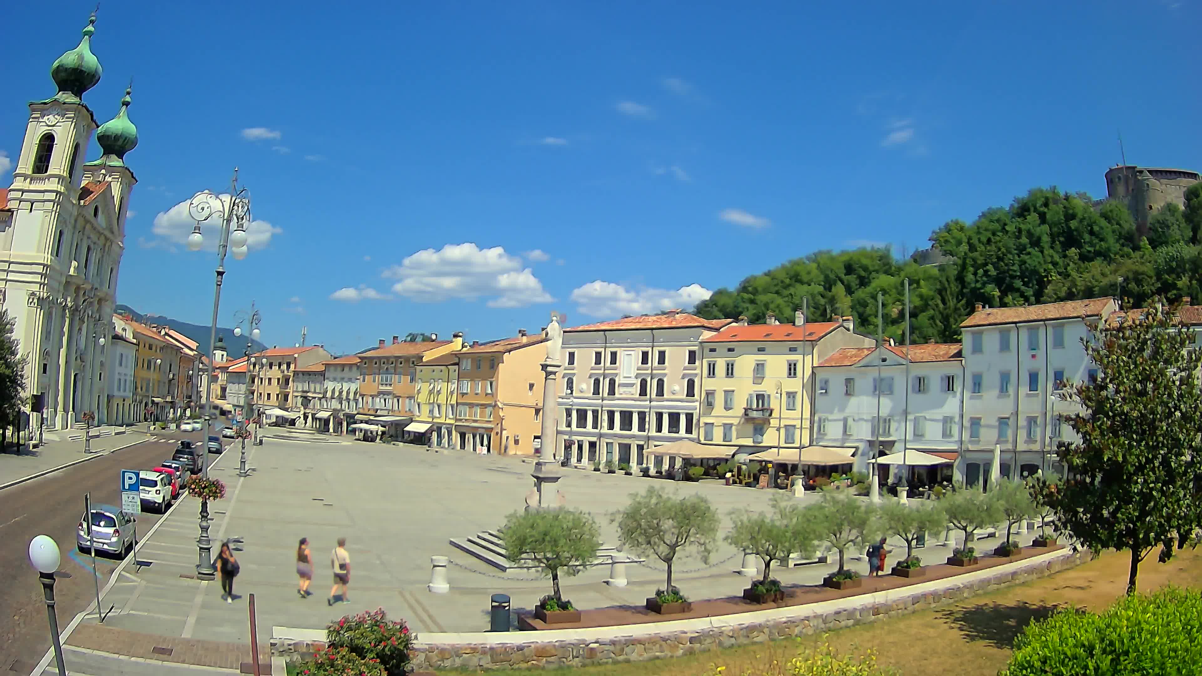 Gorizia Piazza della Vittoria e chiesa di S. Ignazio
