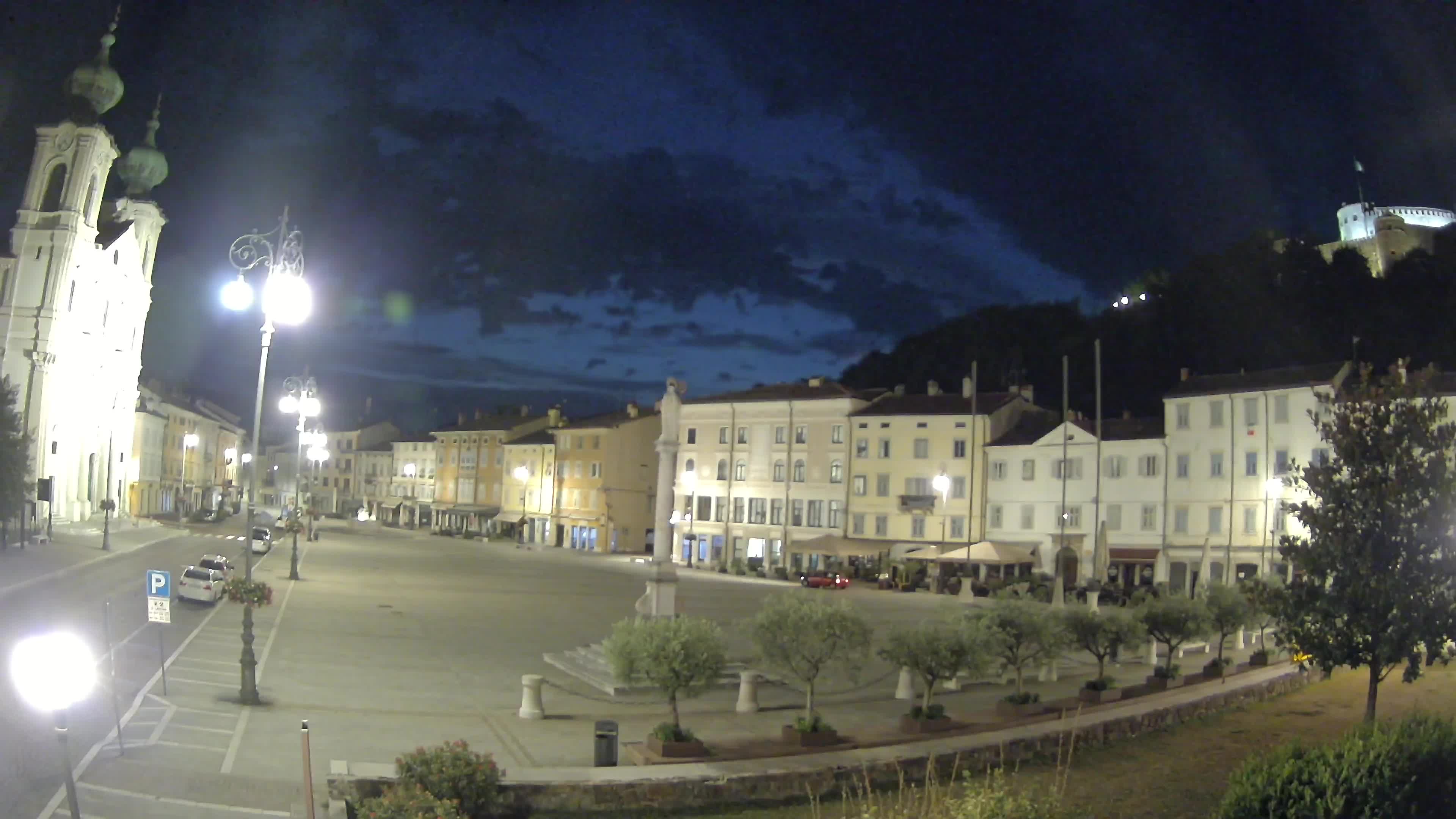Gorizia Piazza della Vittoria e chiesa di S. Ignazio