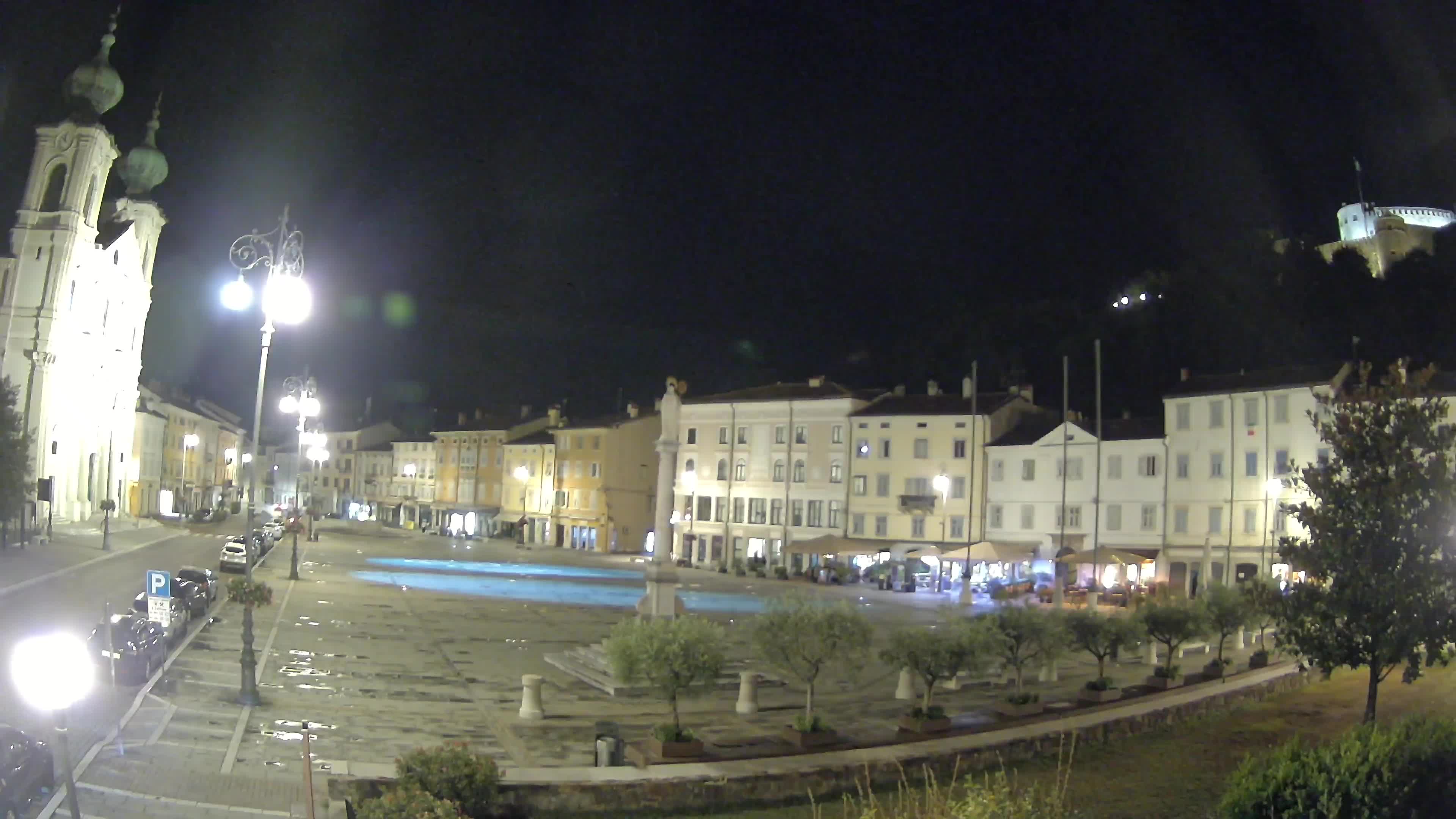 Gorizia Piazza della Vittoria e chiesa di S. Ignazio