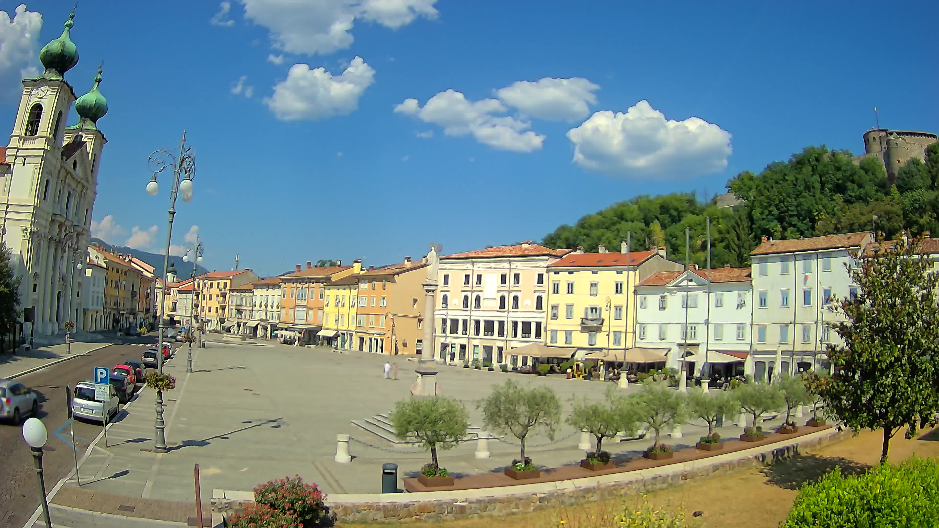Gorizia Piazza della Vittoria e chiesa di S. Ignazio