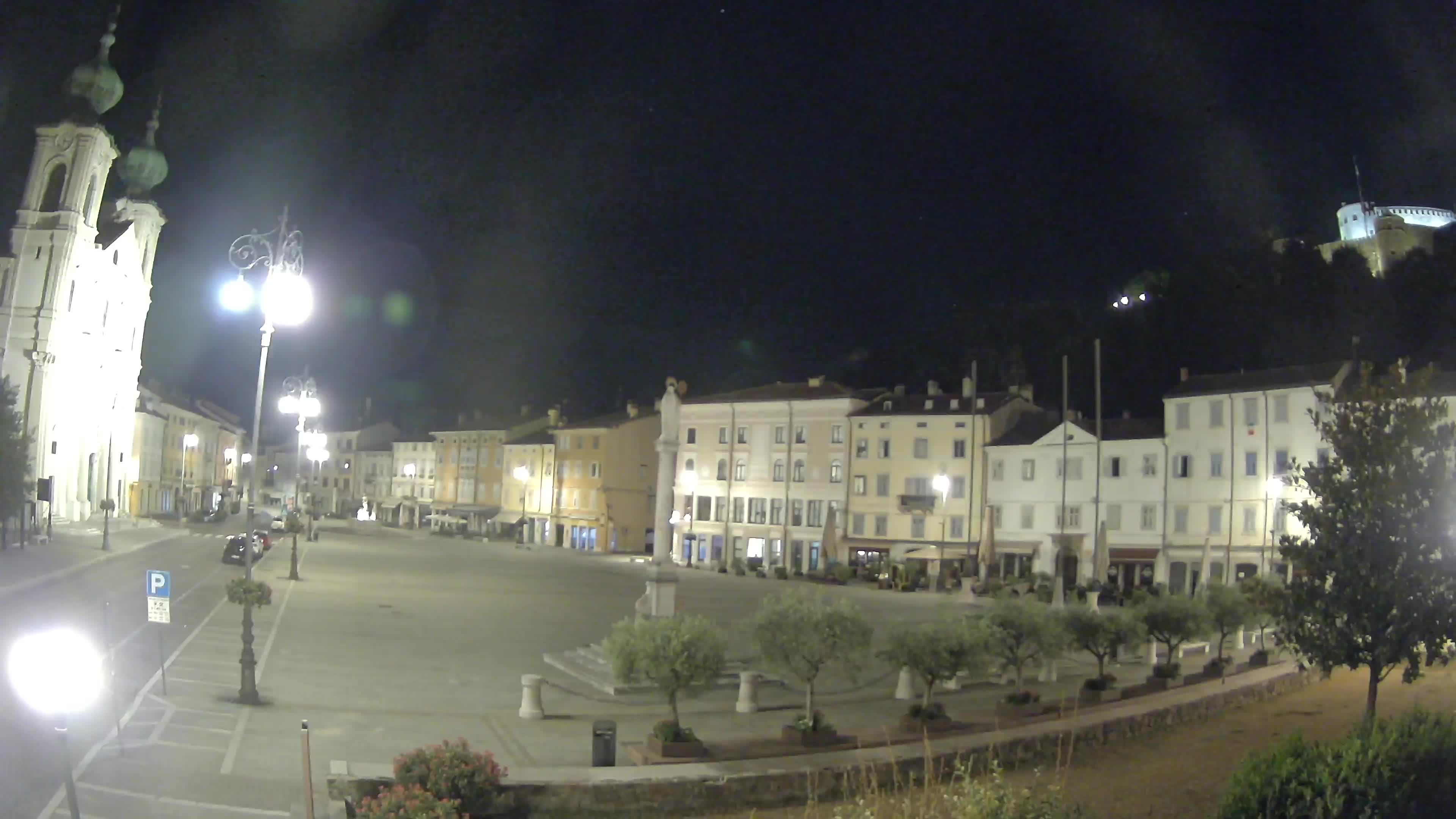Gorizia Piazza della Vittoria e chiesa di S. Ignazio