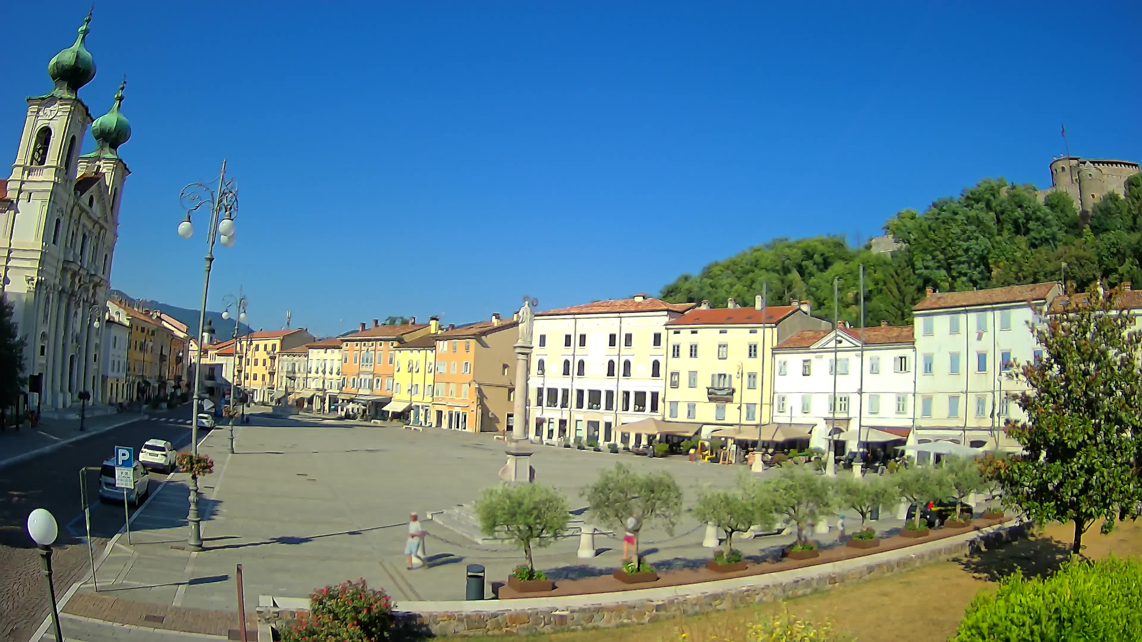 Gorizia Piazza della Vittoria e chiesa di S. Ignazio