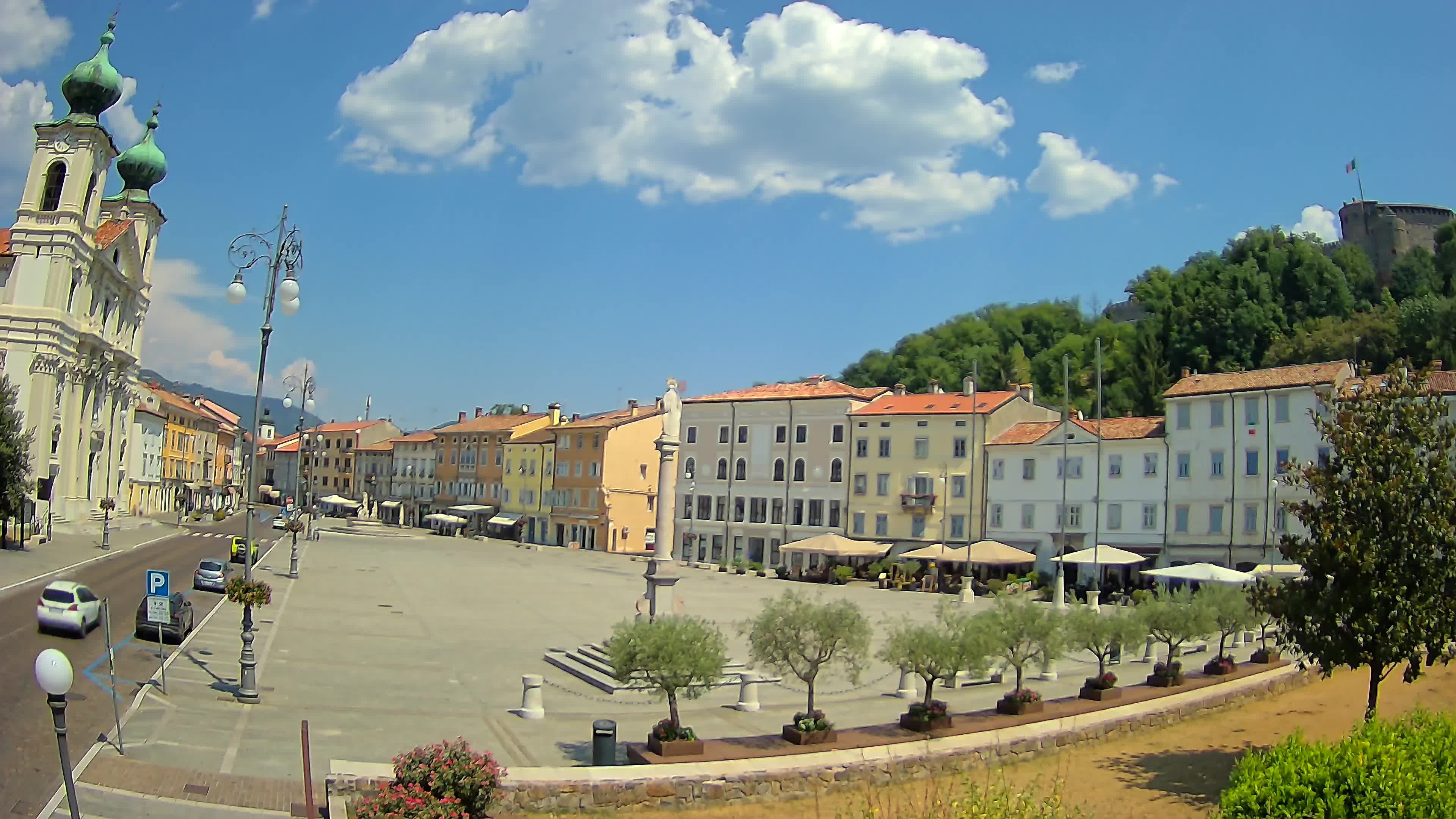 Gorizia Piazza della Vittoria e chiesa di S. Ignazio