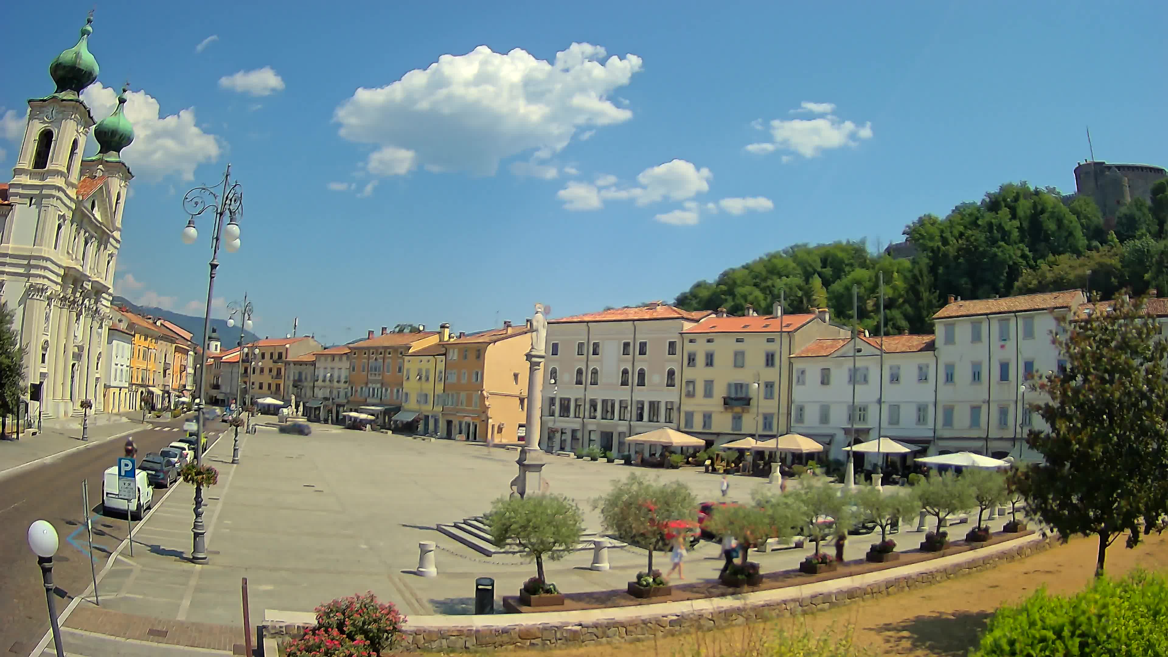 Gorizia Piazza della Vittoria e chiesa di S. Ignazio