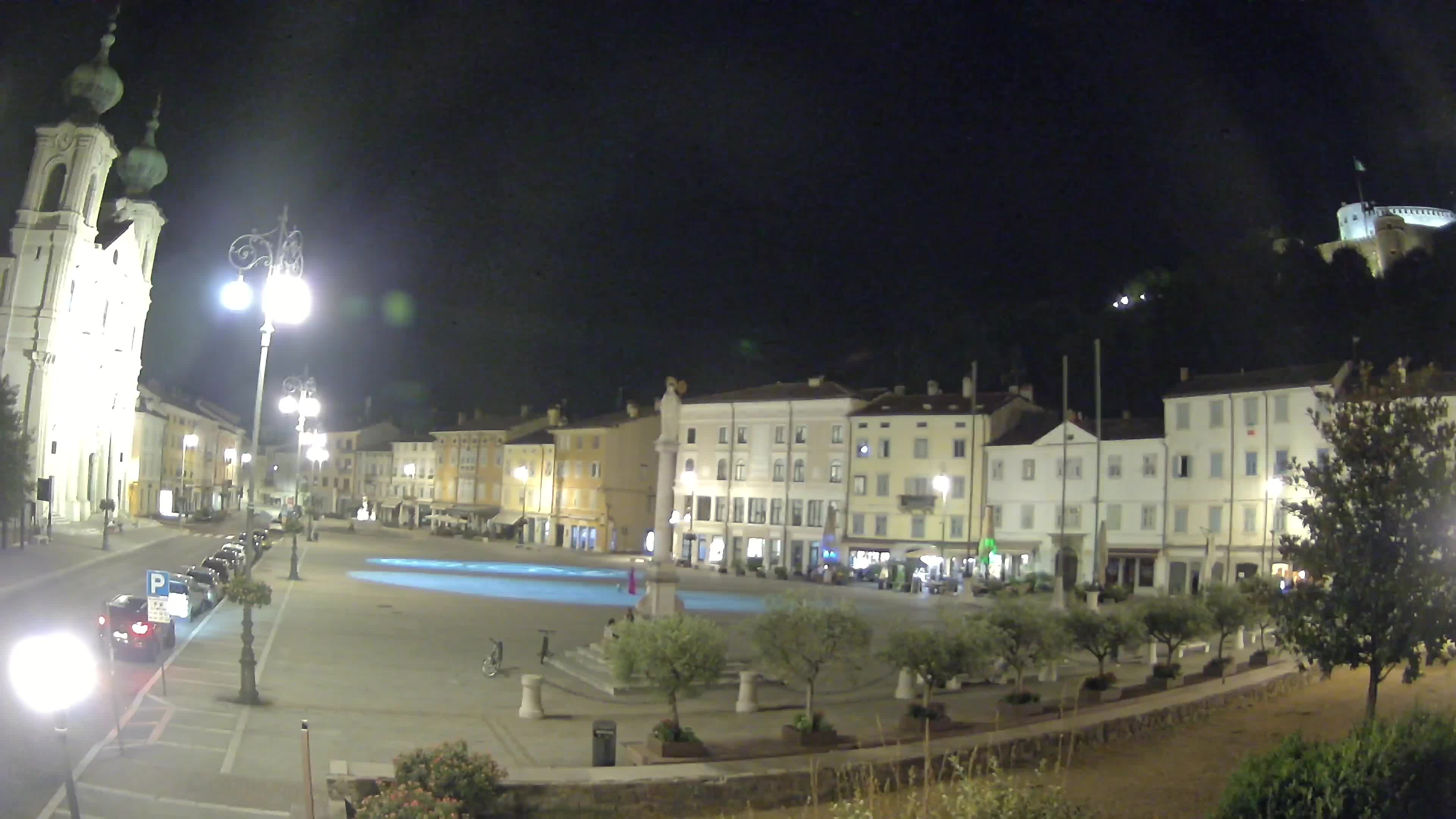 Gorizia Piazza della Vittoria e chiesa di S. Ignazio