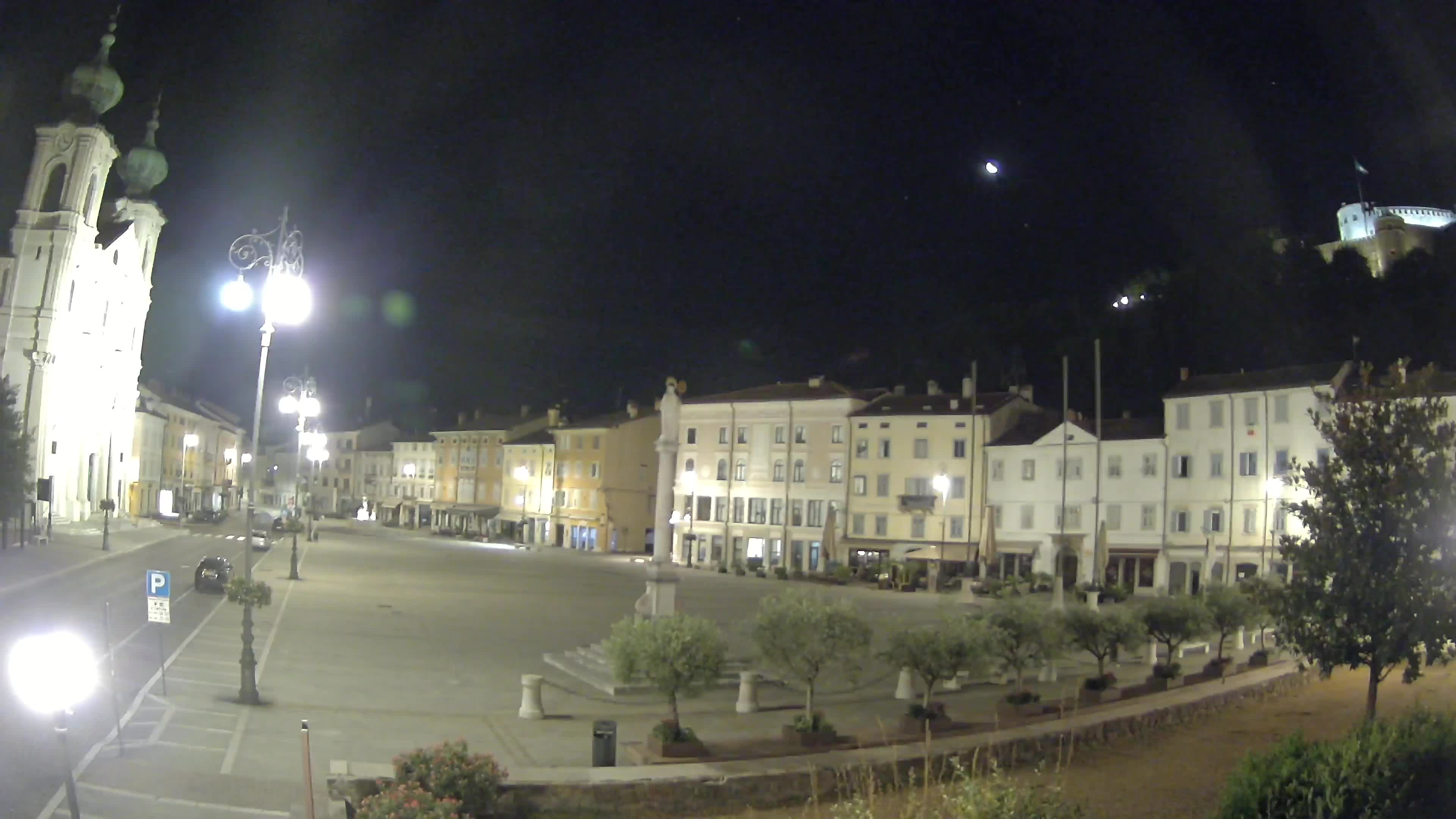 Gorizia Piazza della Vittoria e chiesa di S. Ignazio