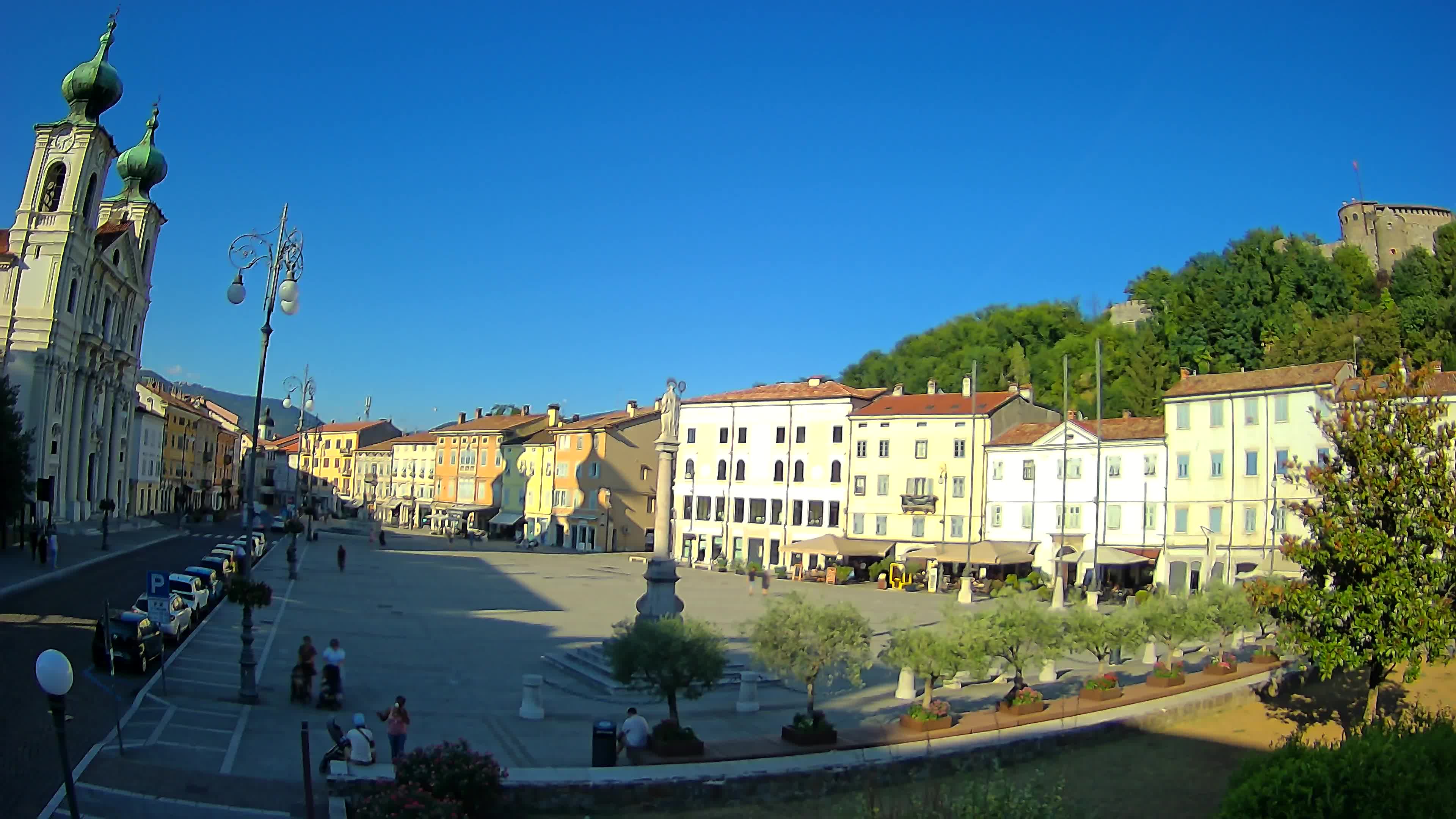 Gorizia Piazza della Vittoria e chiesa di S. Ignazio