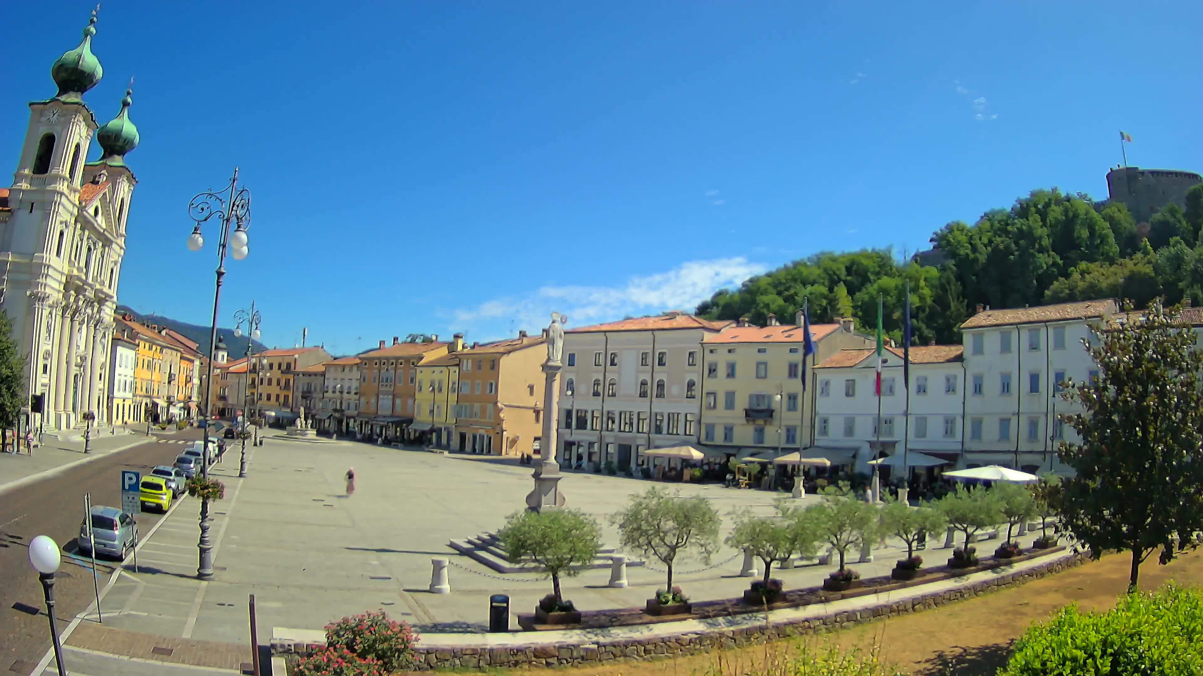 Gorizia Piazza della Vittoria e chiesa di S. Ignazio
