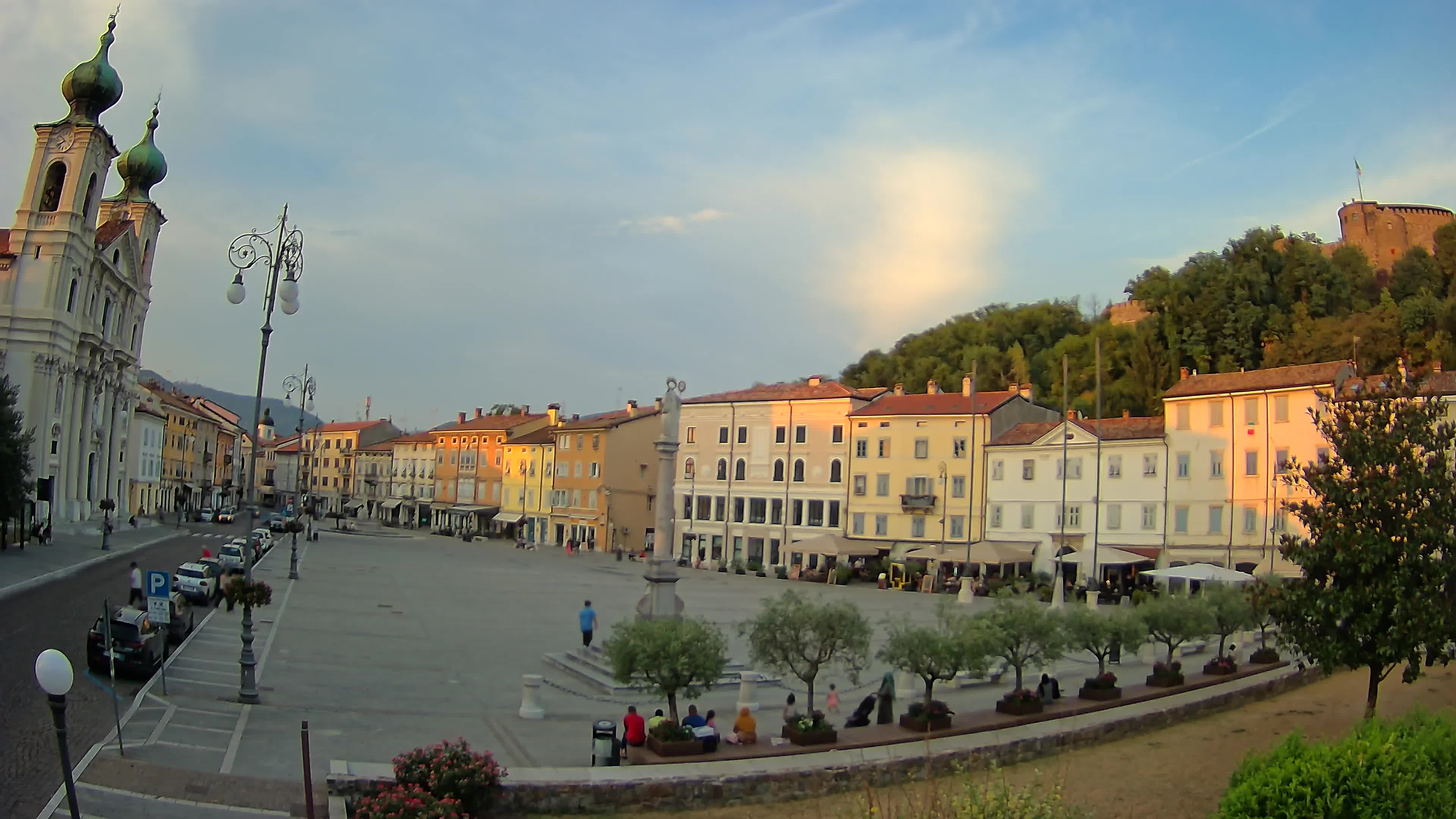 Gorizia Piazza della Vittoria e chiesa di S. Ignazio