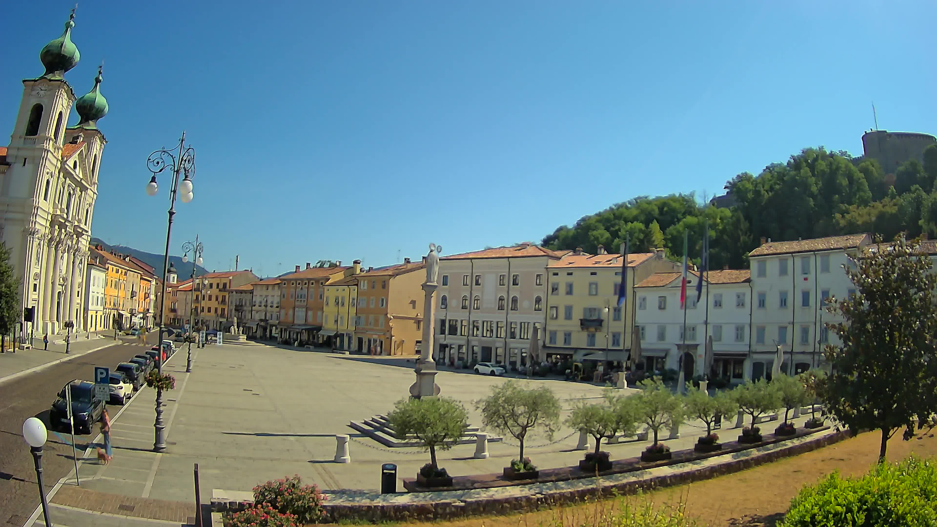 Gorizia Piazza della Vittoria e chiesa di S. Ignazio