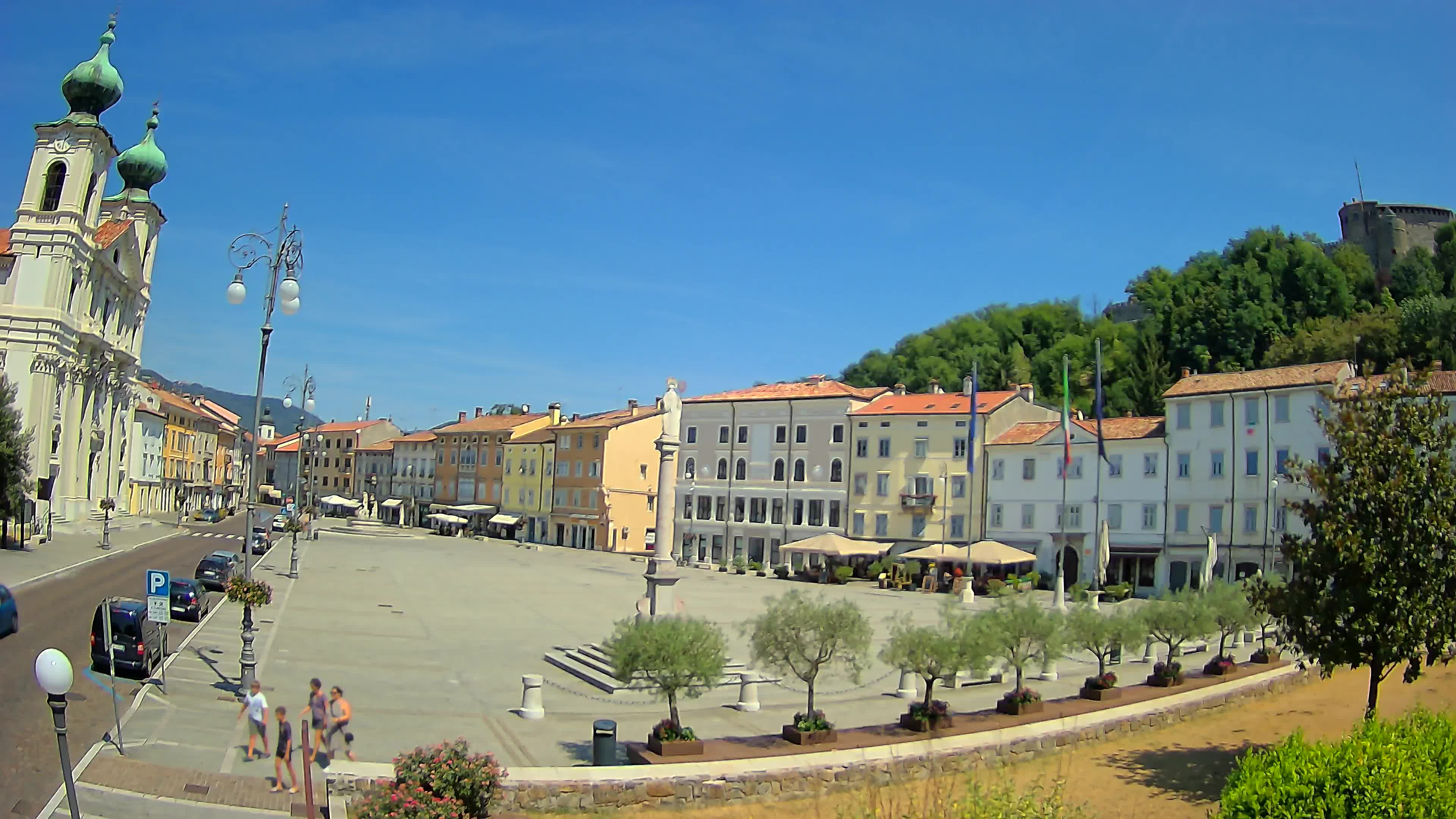 Gorizia Piazza della Vittoria e chiesa di S. Ignazio