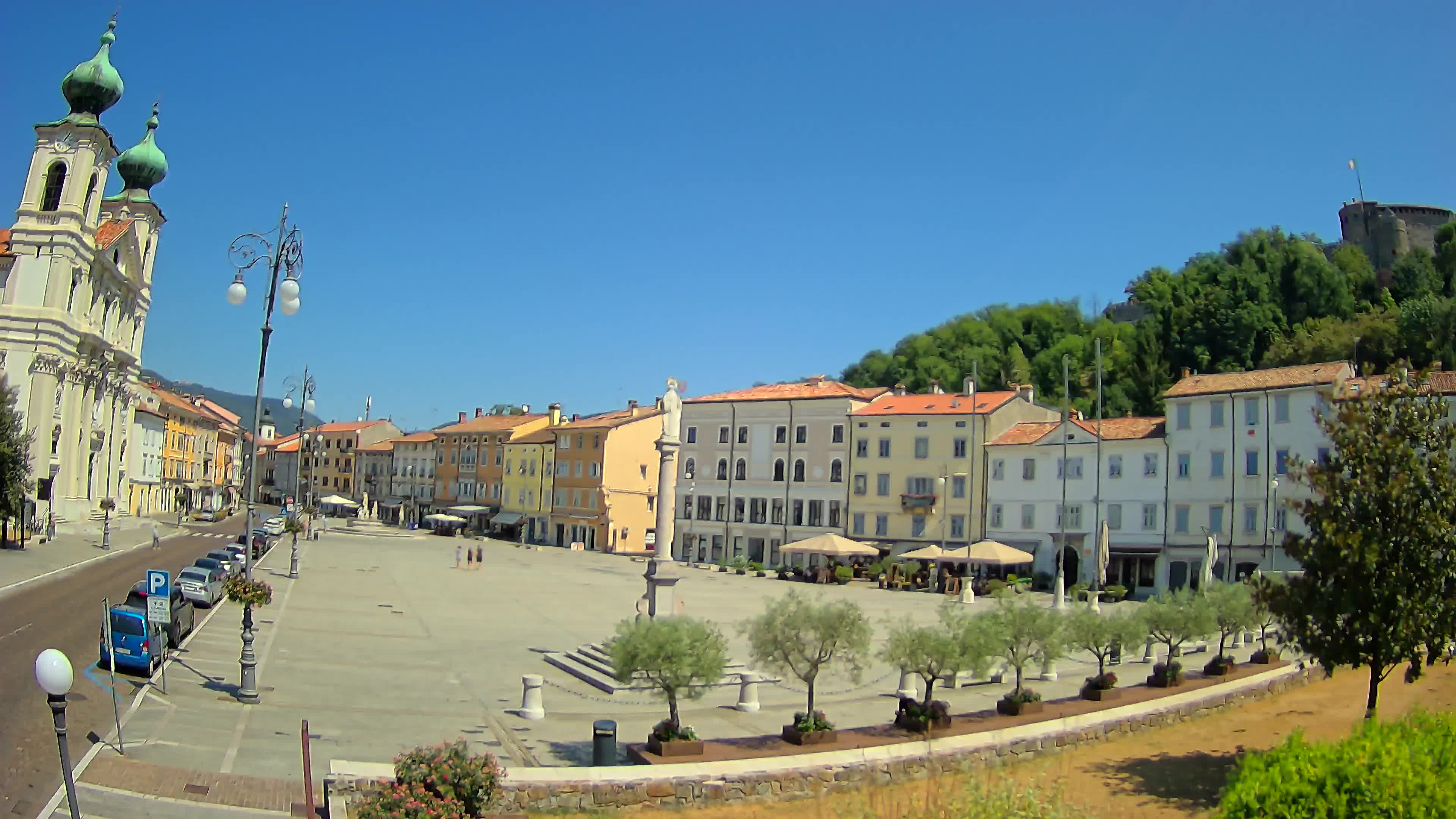 Gorizia Piazza della Vittoria e chiesa di S. Ignazio