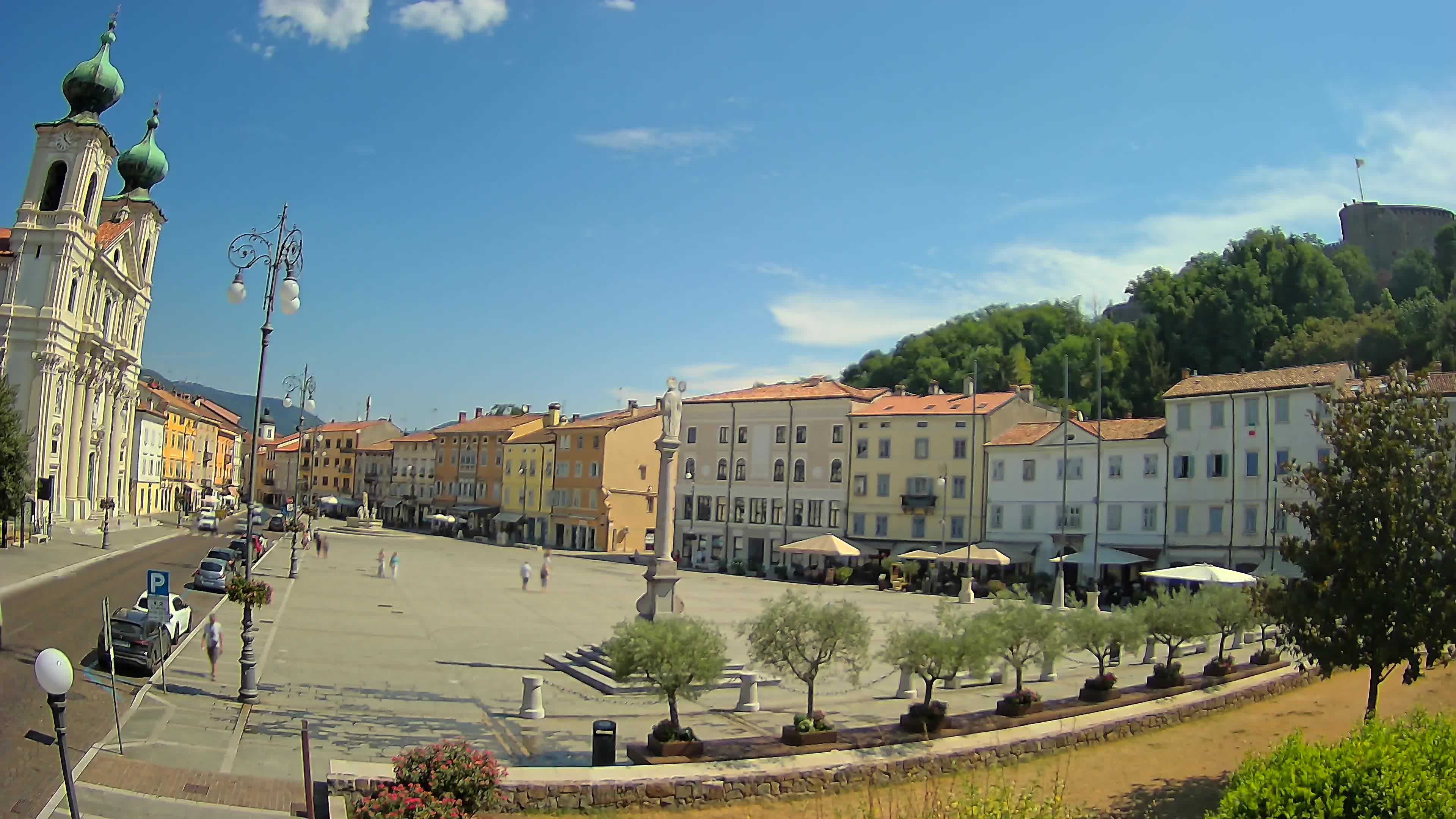 Gorizia Piazza della Vittoria e chiesa di S. Ignazio