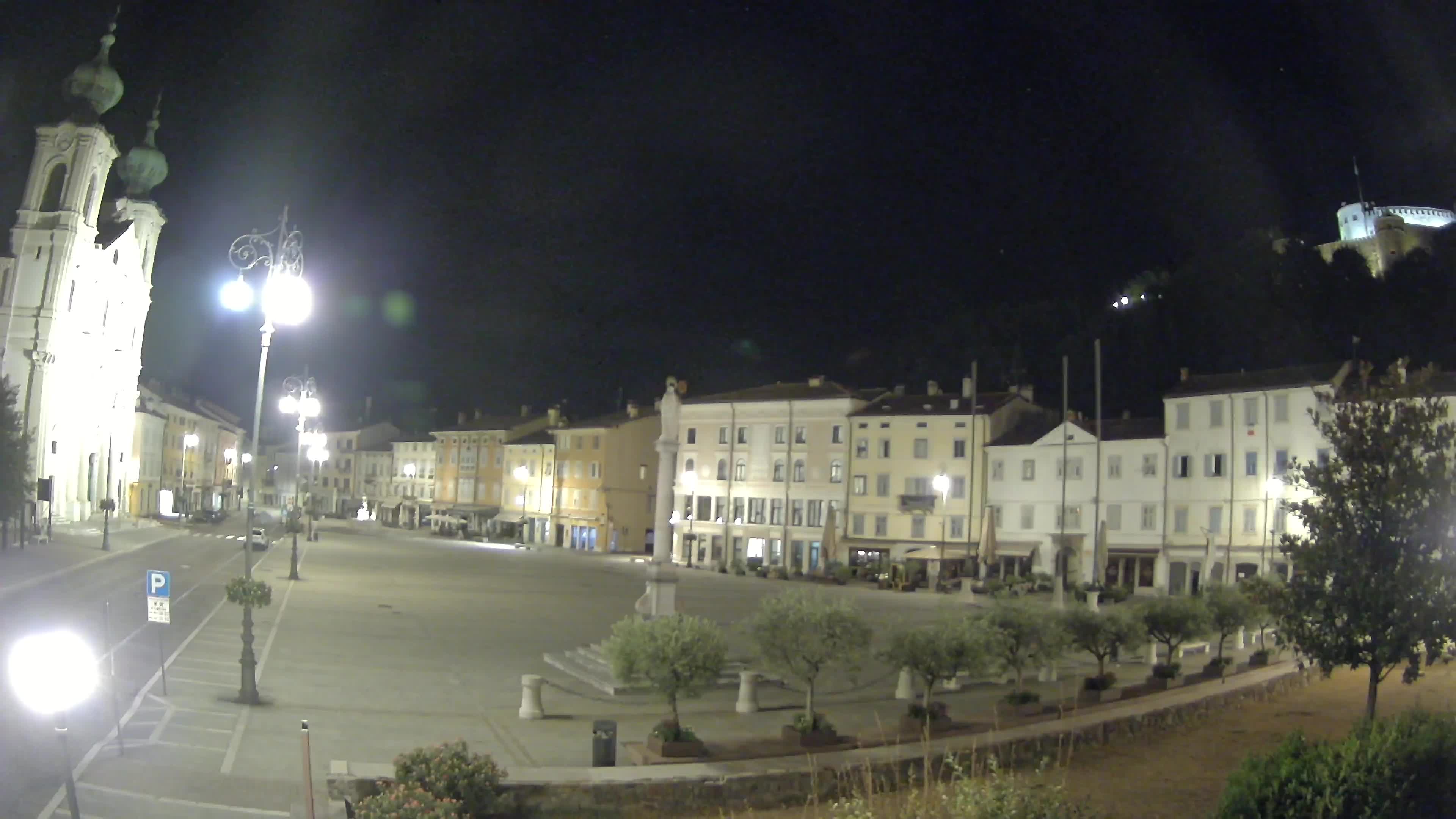 Gorizia Piazza della Vittoria e chiesa di S. Ignazio