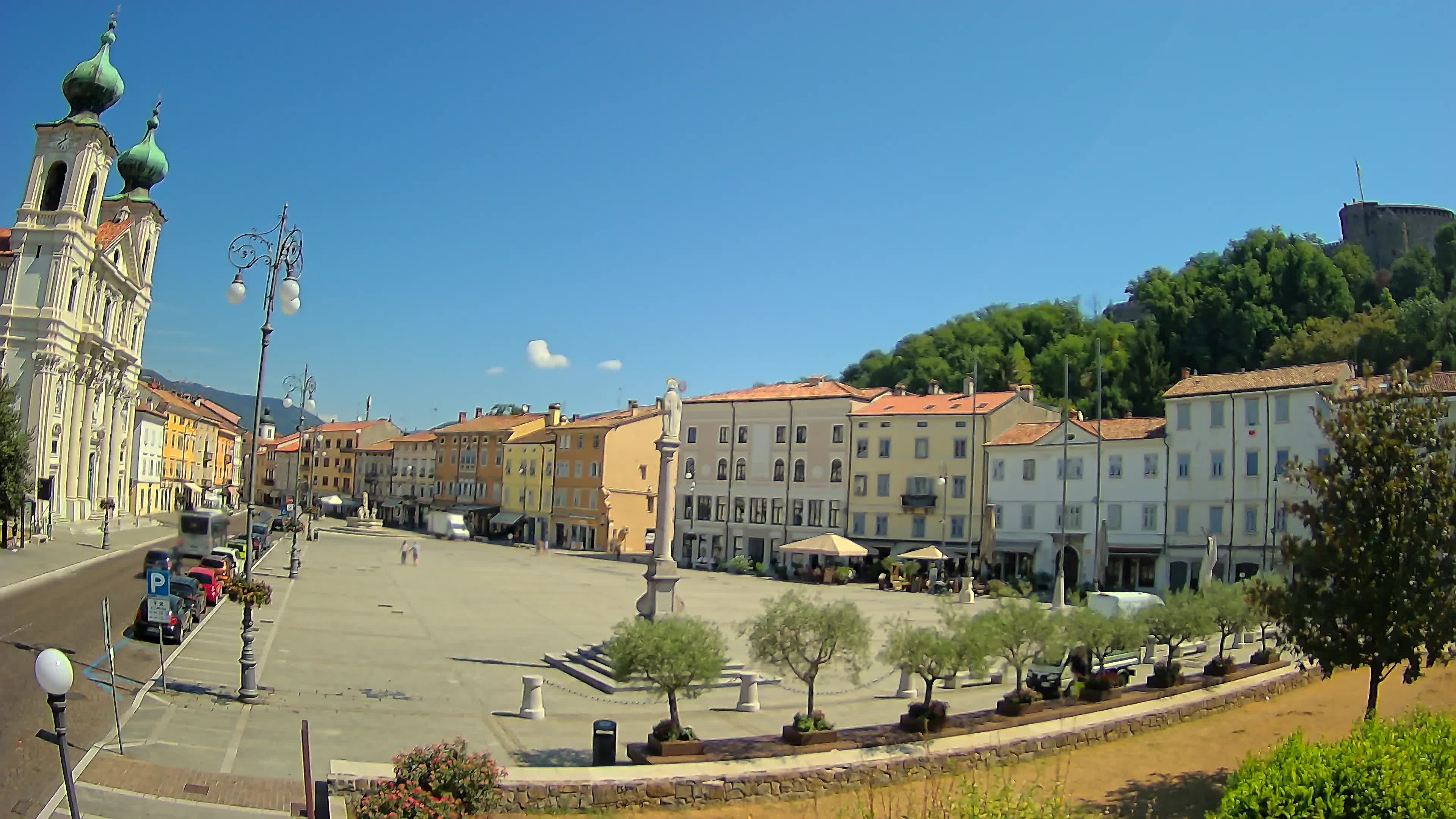 Gorizia Piazza della Vittoria e chiesa di S. Ignazio